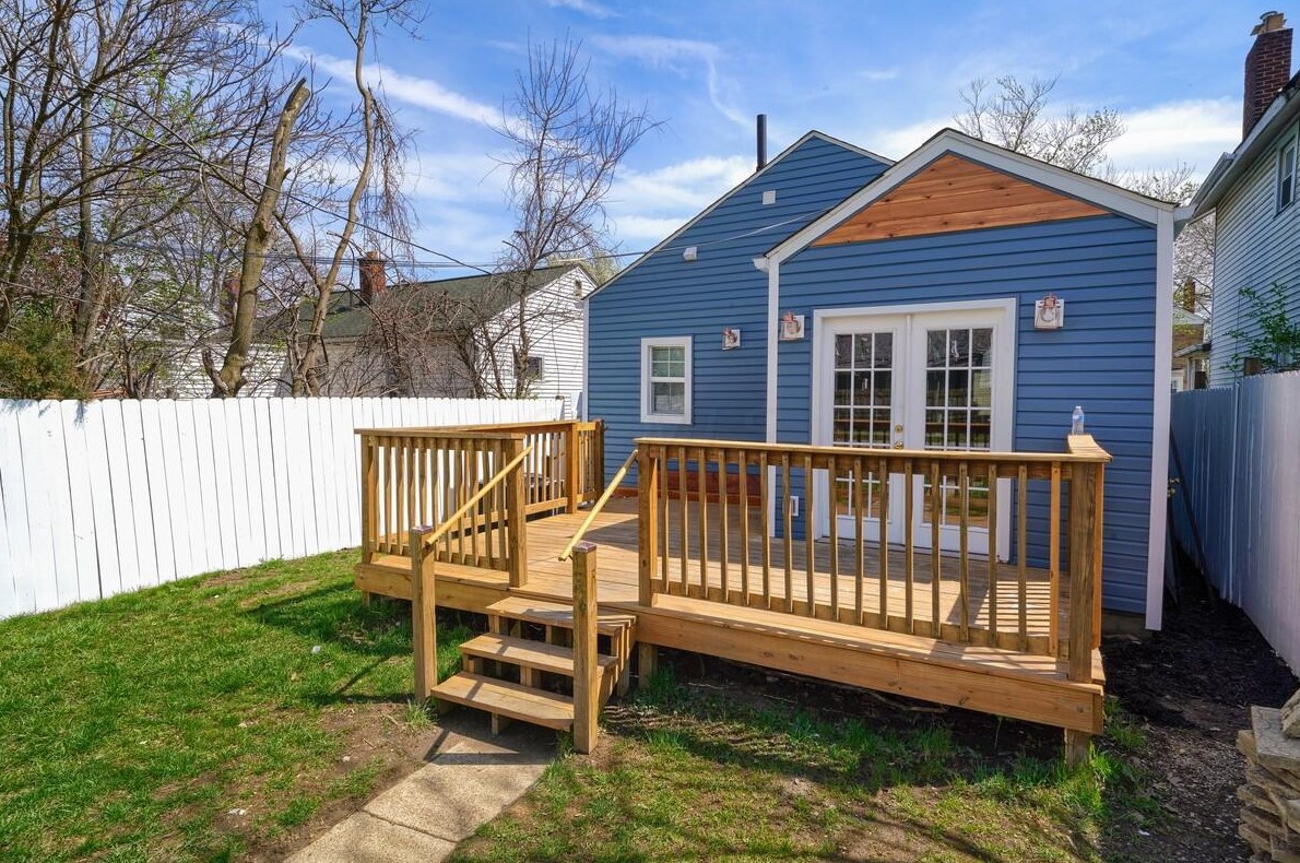 1438 Atcheson St, Columbus OH  43203-1121 exterior