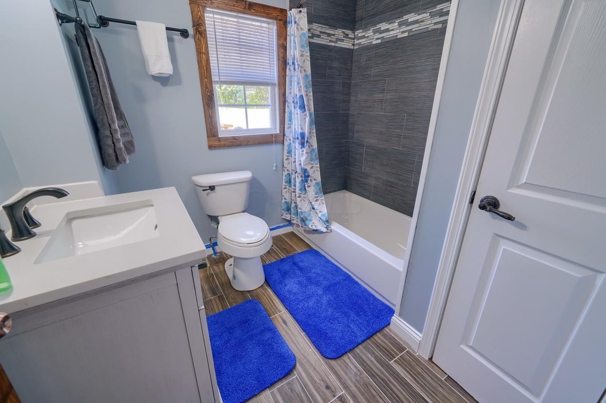 1438 Atcheson St, Columbus OH  43203-1121 exterior