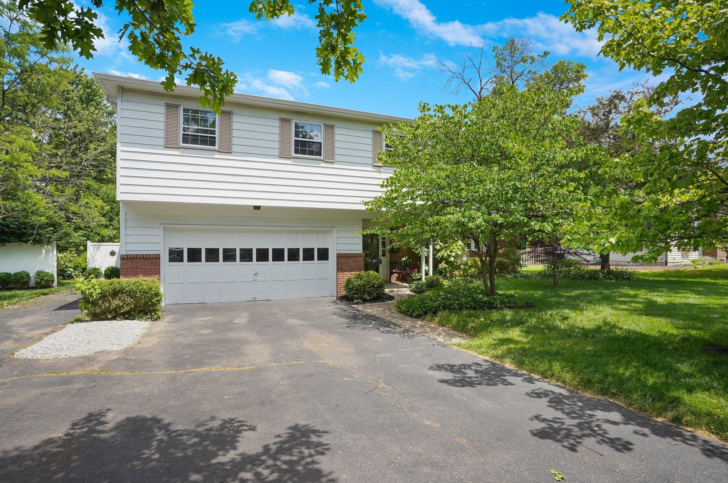 2026 Fishinger Rd, Columbus, OH 43221-1247