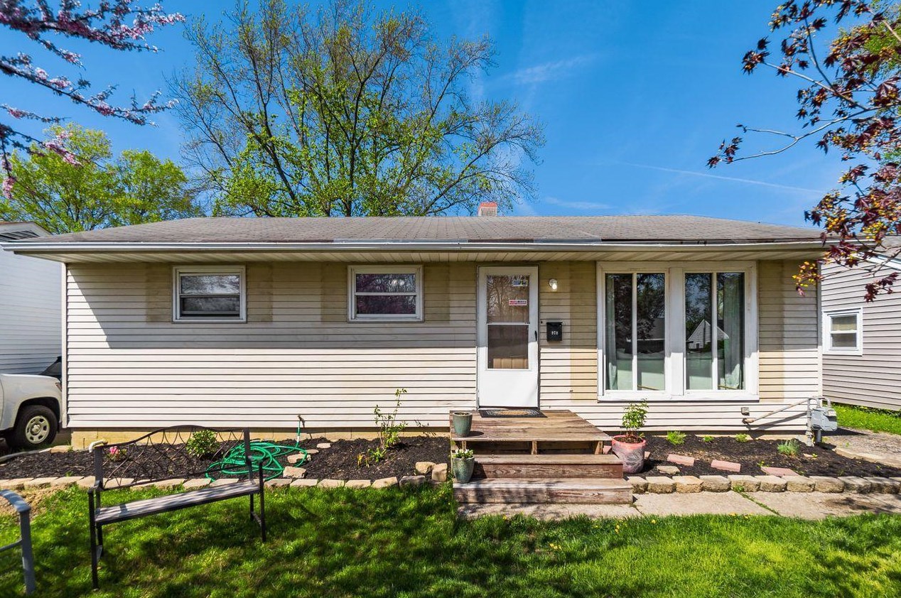 978 Minerva Ave, Columbus, OH 43229-5032