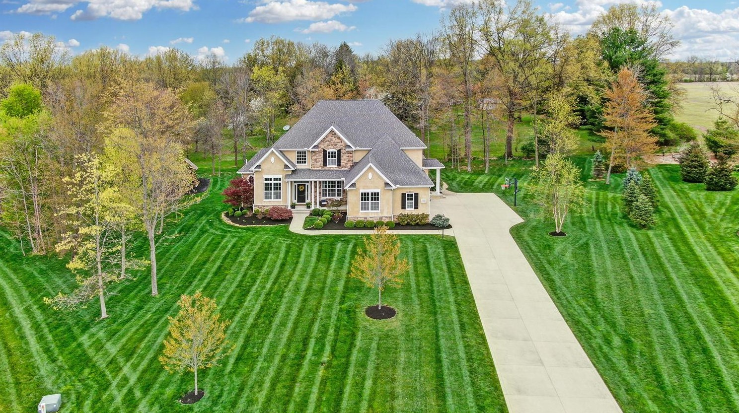 7201 Hoover Reserve N Ct, Westerville, OH 43081