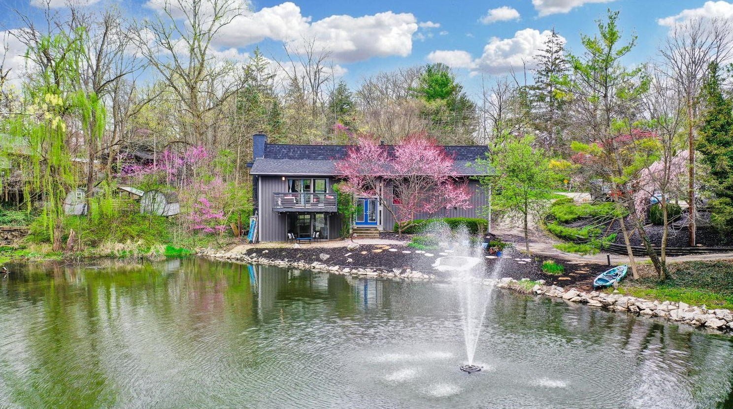 833 Lake Shore Dr, Columbus, OH 43235-1289