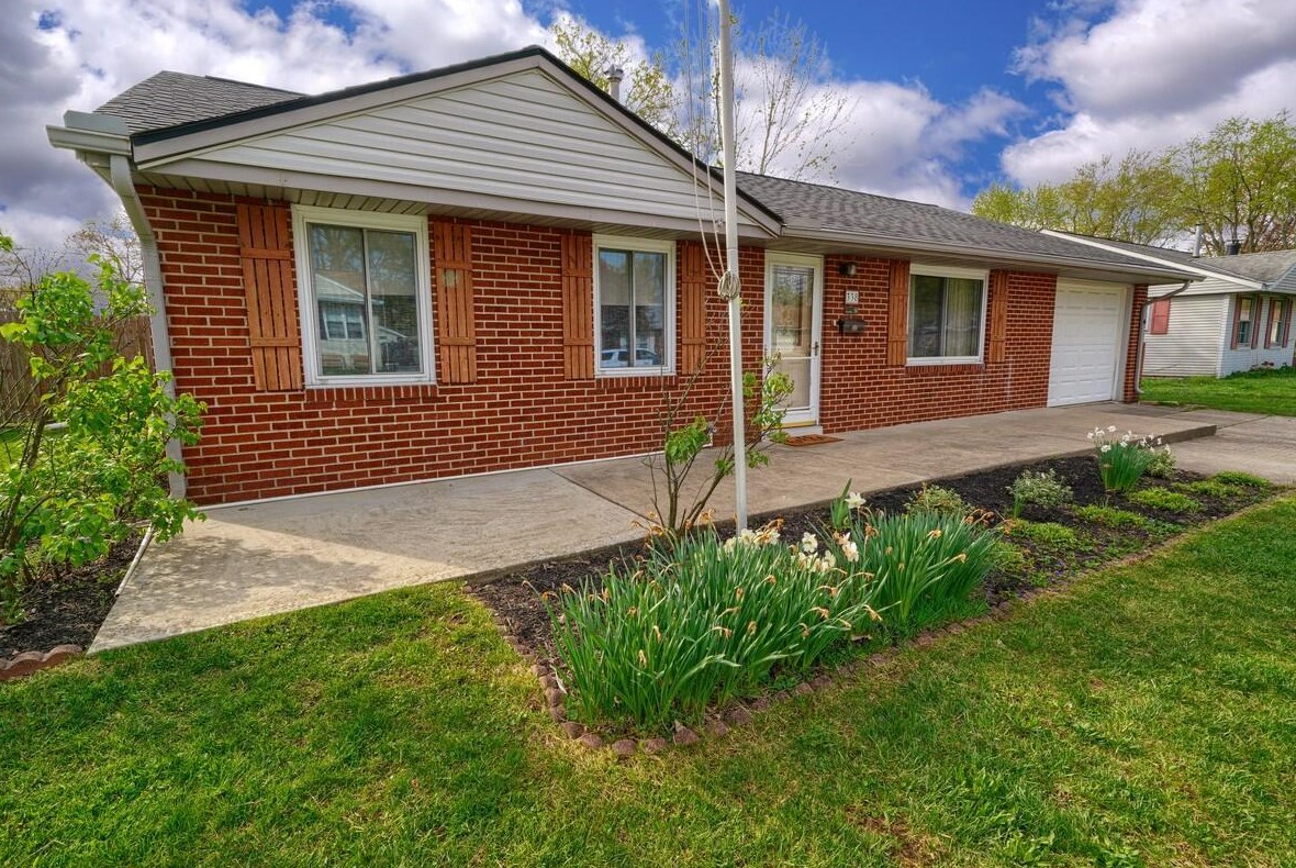 338 Lincolnshire Rd, Columbus, OH 43230-2317