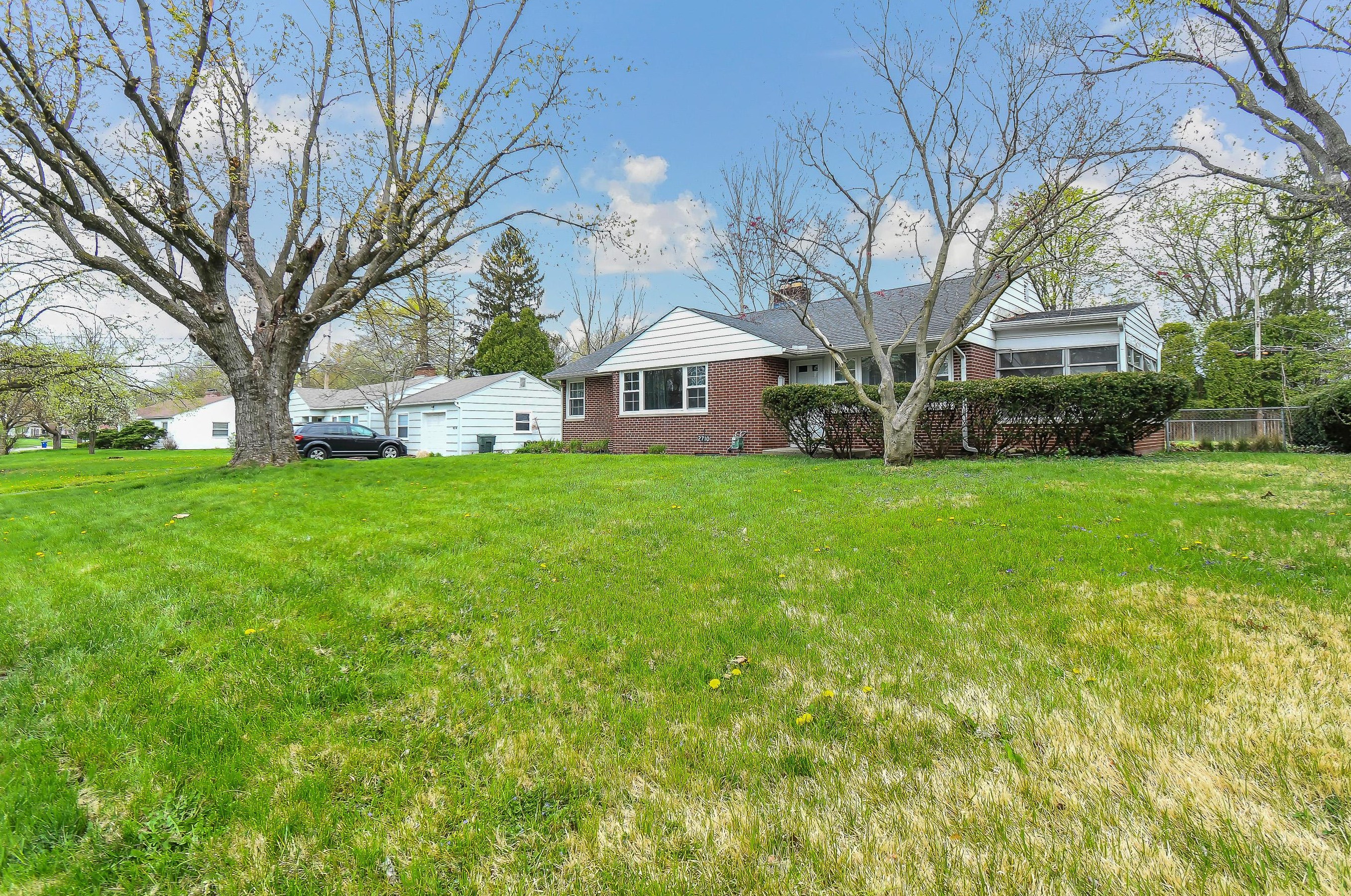 2710 Tudor Rd, Columbus, OH 43209-2954