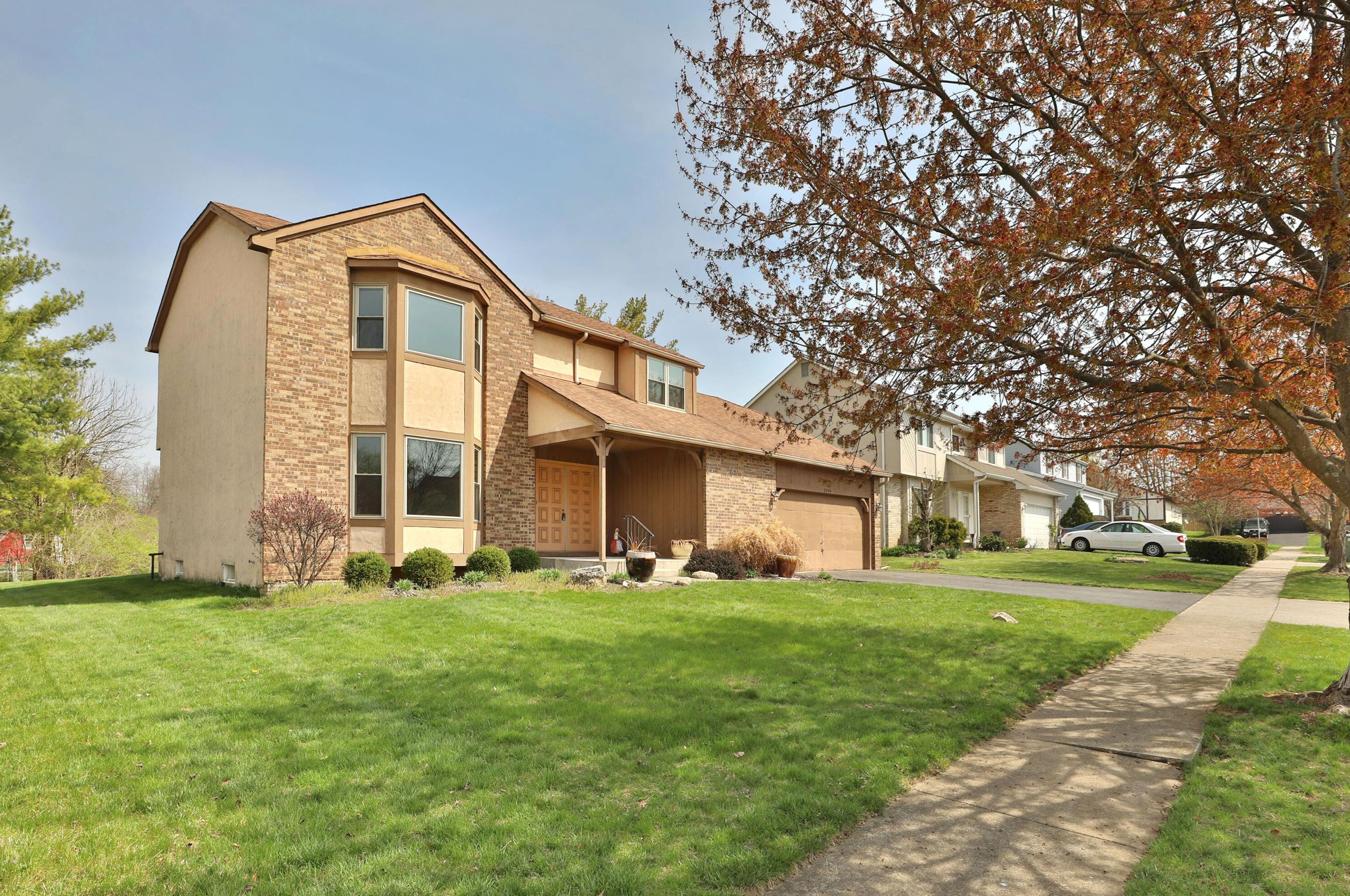 2946 Dynasty Dr, Columbus, OH 43235-7235