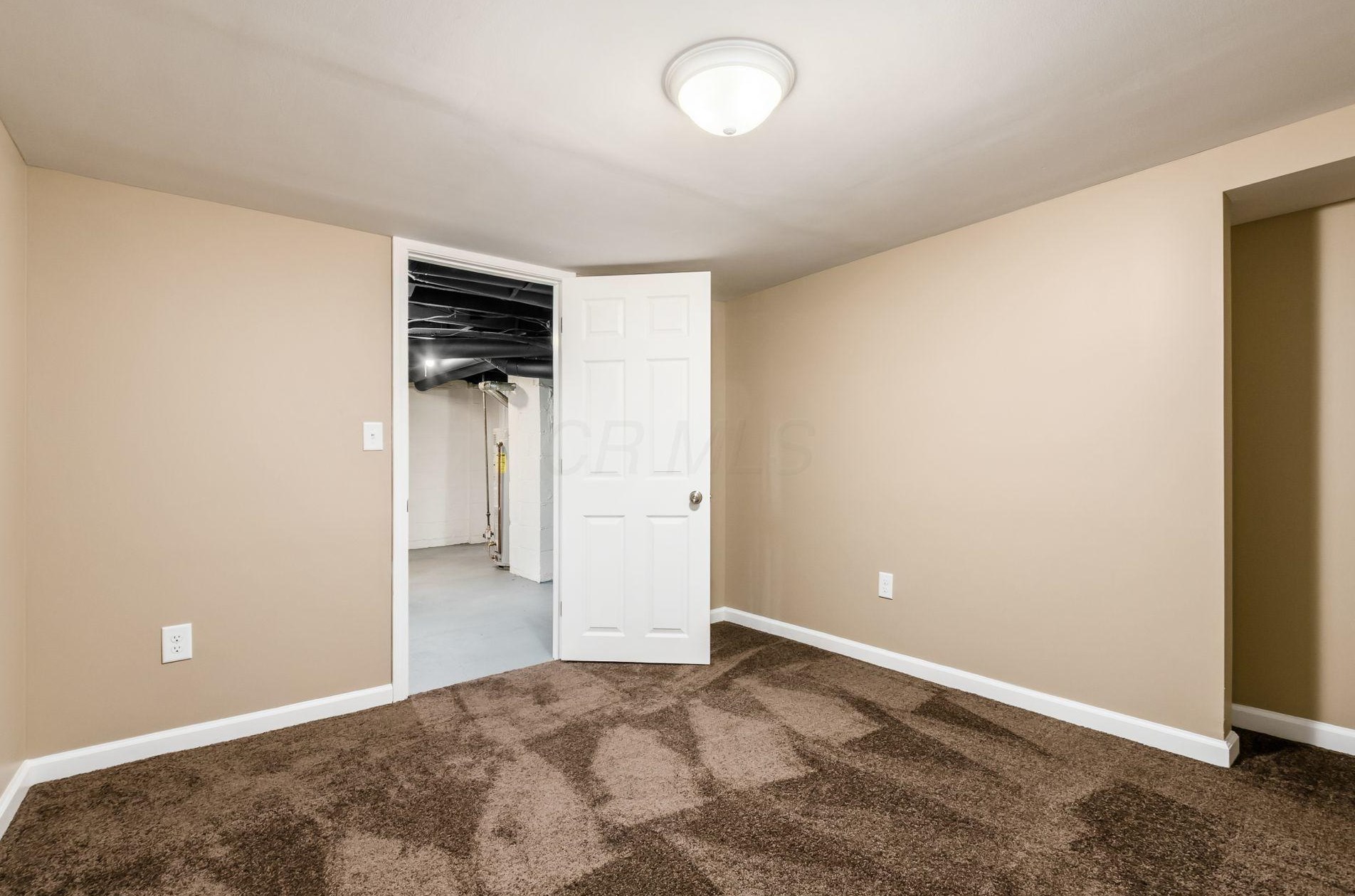 2753 Osceola Ave, Columbus OH  43211-1192 exterior