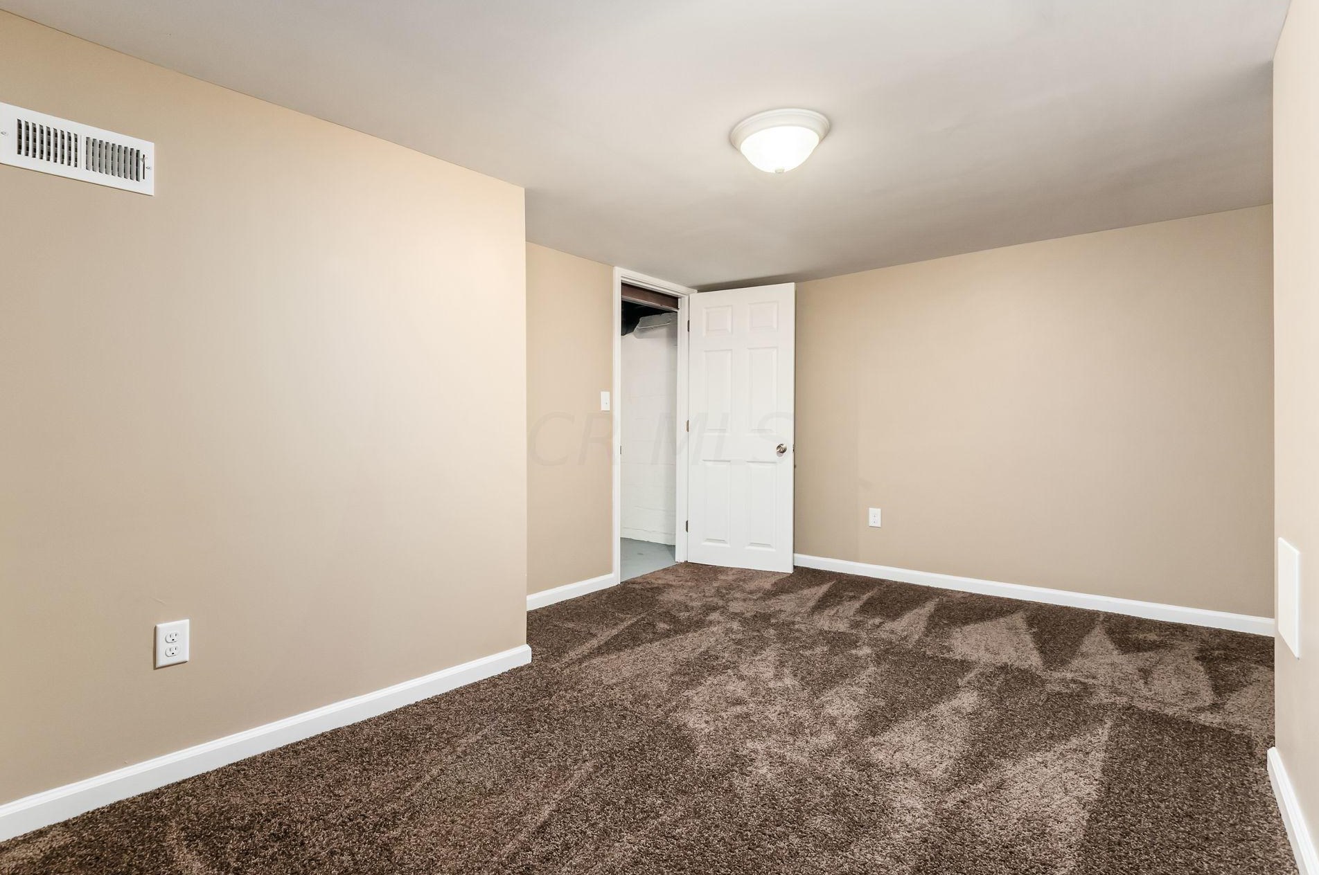 2753 Osceola Ave, Columbus OH  43211-1192 exterior