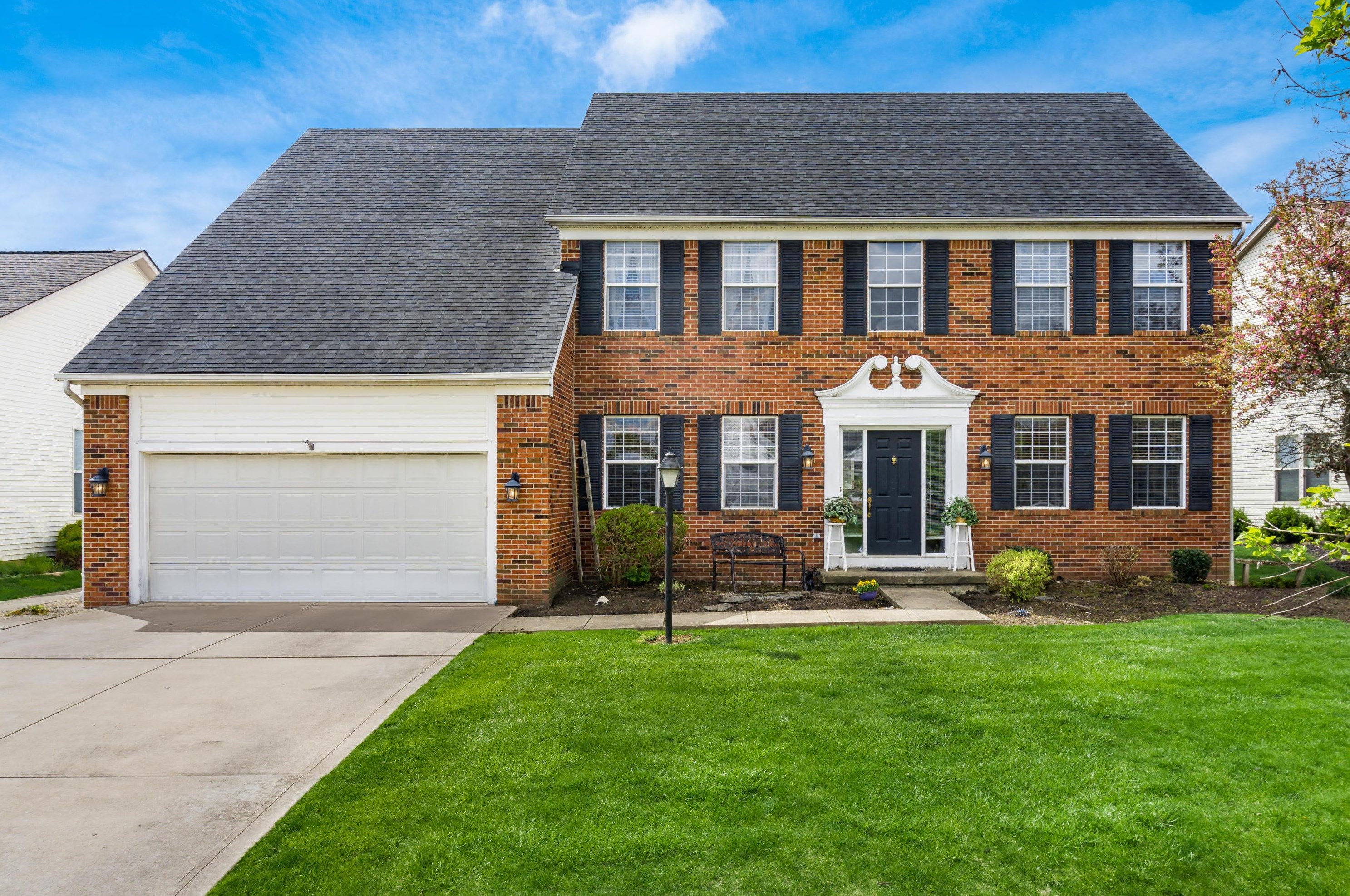 75 Trail E, Pataskala, OH 43062
