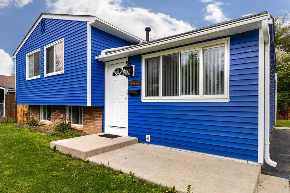 2340 Weyburn Rd, Columbus, OH 43232-4066