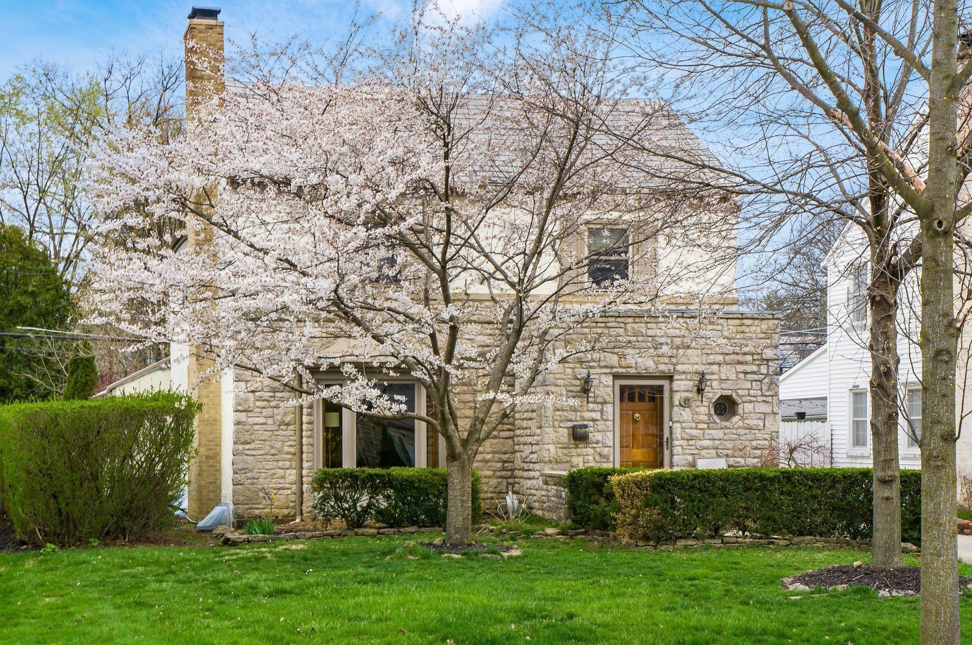 47 Roosevelt Ave, Columbus, OH 43209-1557