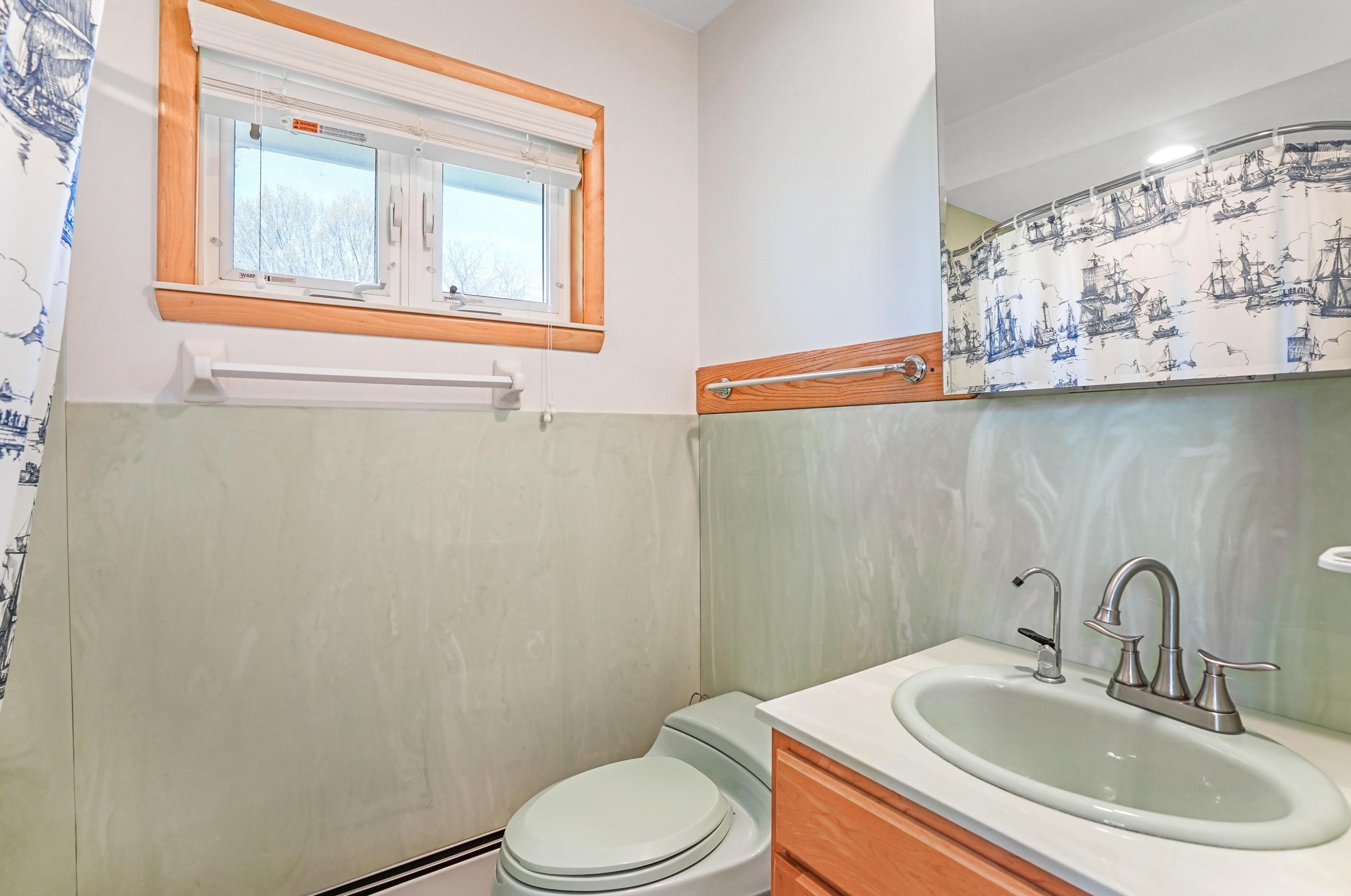 1552 Hickory Run Dr, Columbus OH 43204-1517 exterior