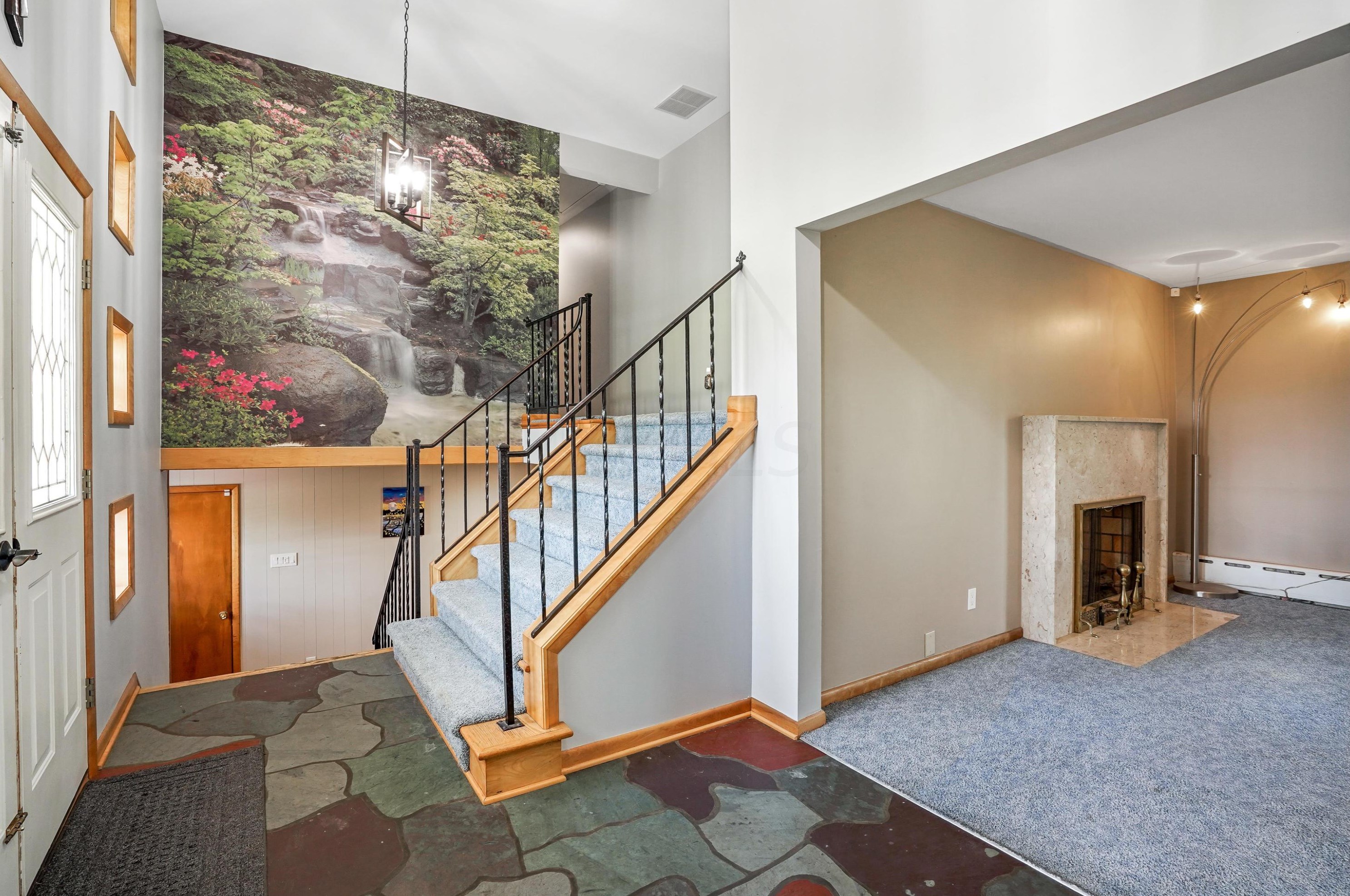 1552 Hickory Run Dr, Columbus OH 43204-1517 exterior