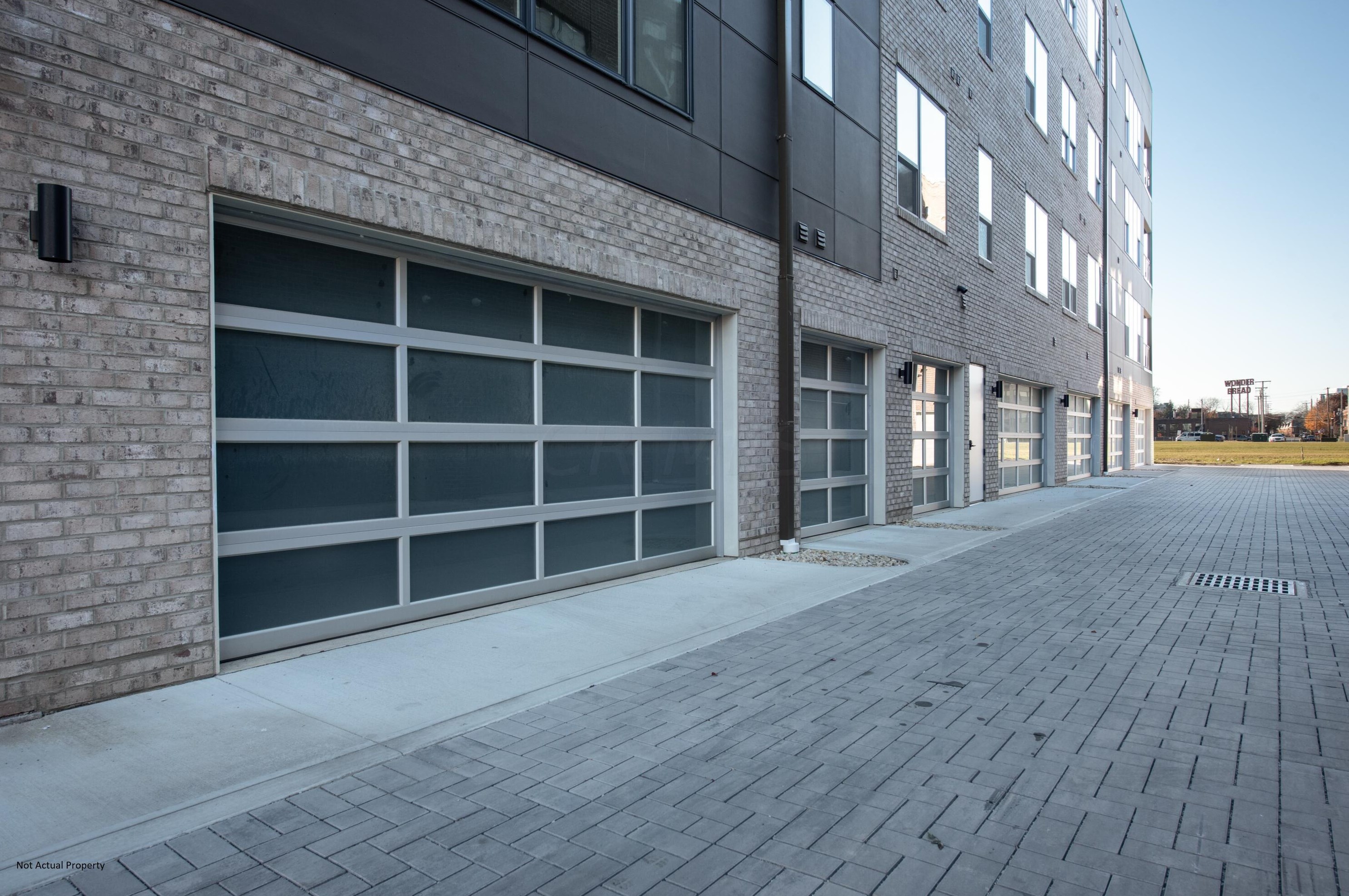 705 Civitas Ave, Columbus OH  43215 exterior