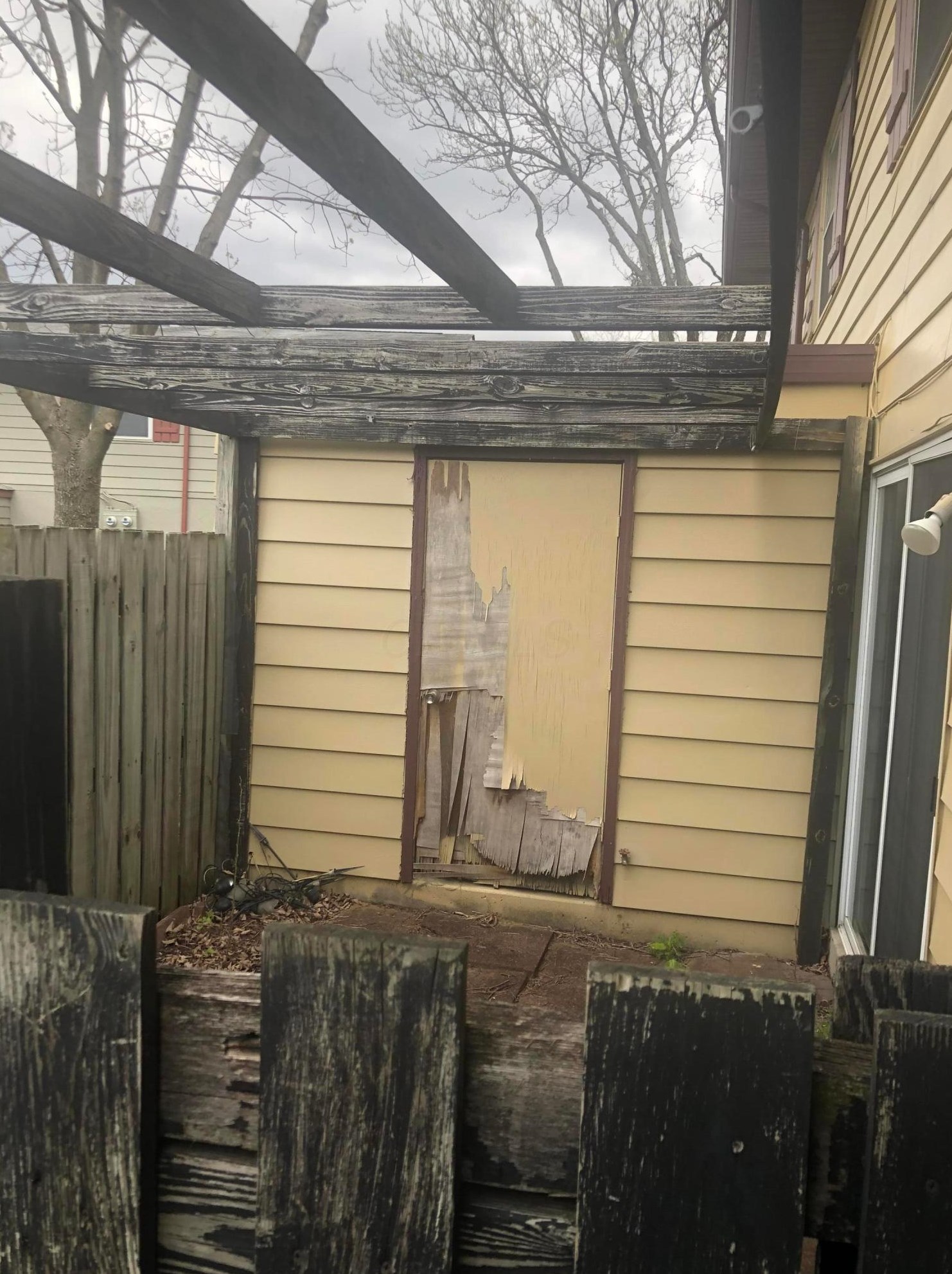 2479 Burgandy Ln, Columbus OH 43232-7205 exterior