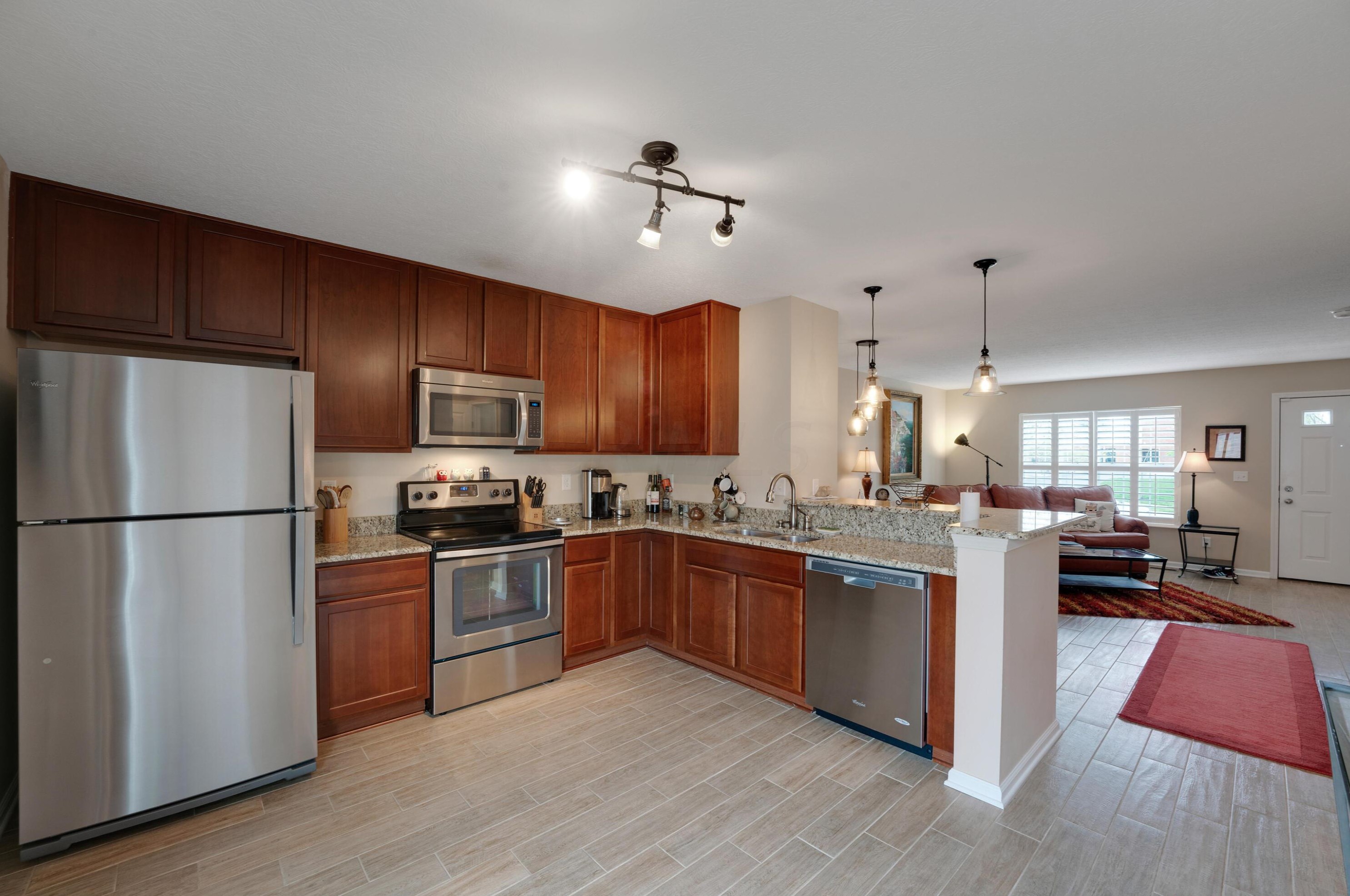 108 Highbluffs Blvd, Columbus OH 43235-8421 exterior