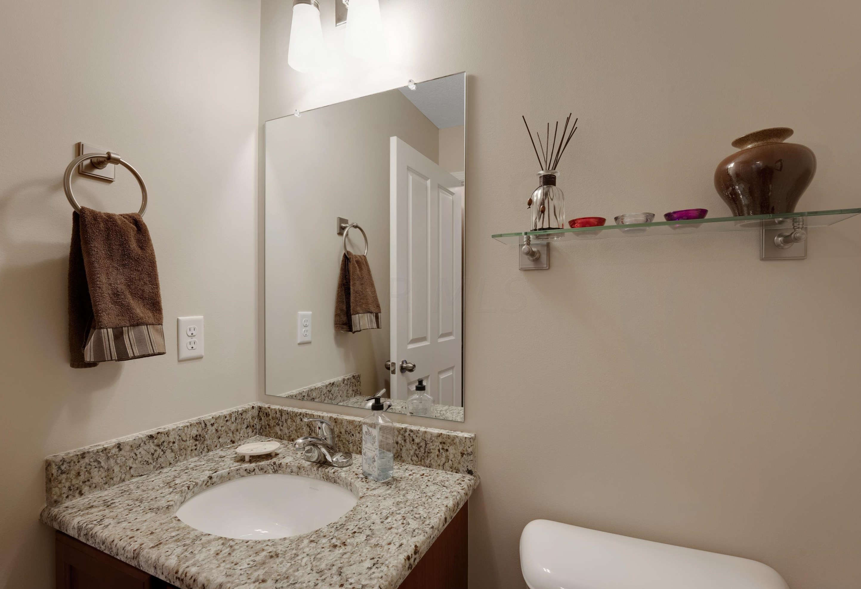 108 Highbluffs Blvd, Columbus OH 43235-8421 exterior