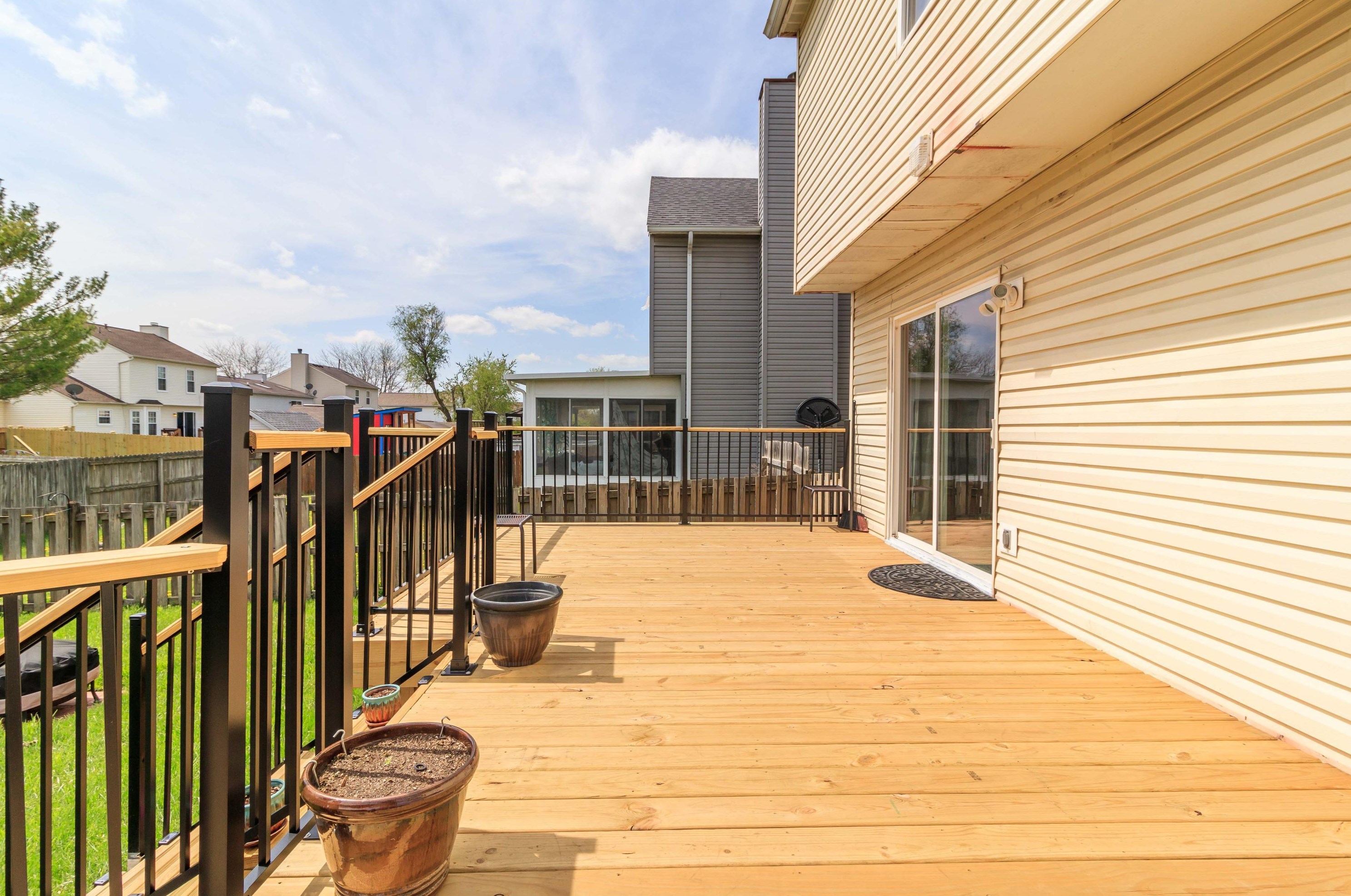 1015 Lavender Ln, Columbus OH 43207-7220 exterior