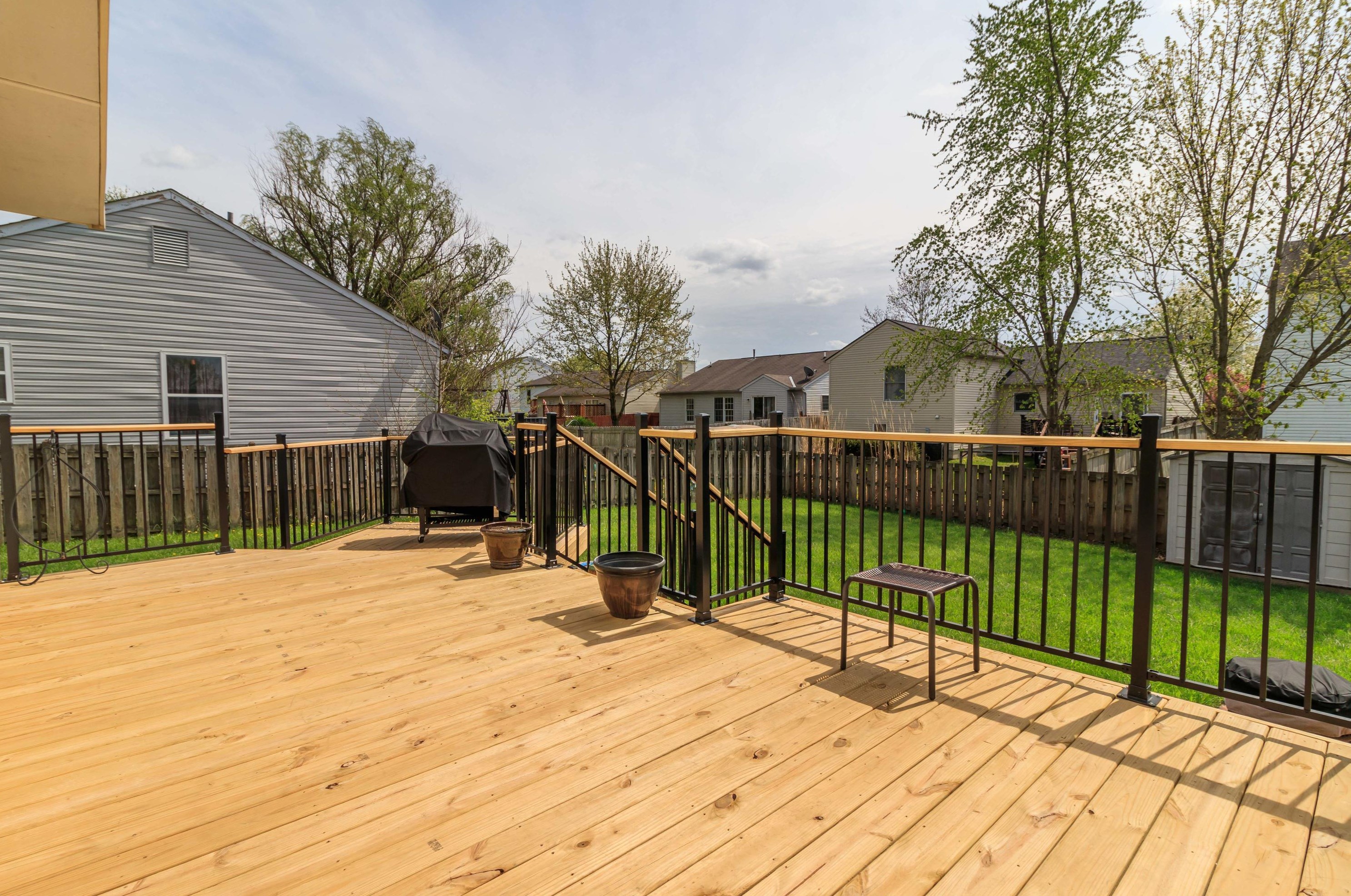 1015 Lavender Ln, Columbus OH 43207-7220 exterior