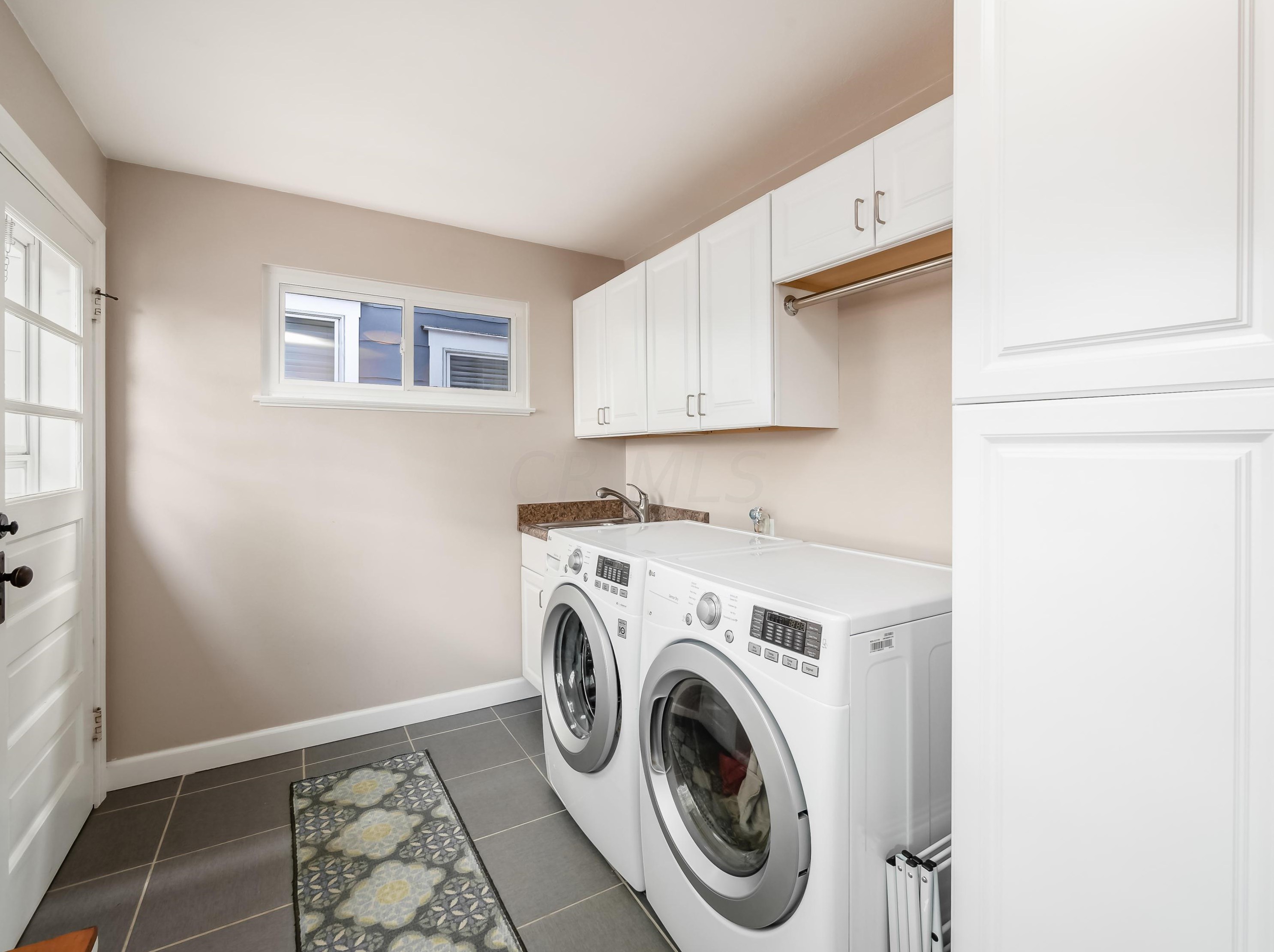 220 Mithoff St, Columbus OH 43206-3506 exterior