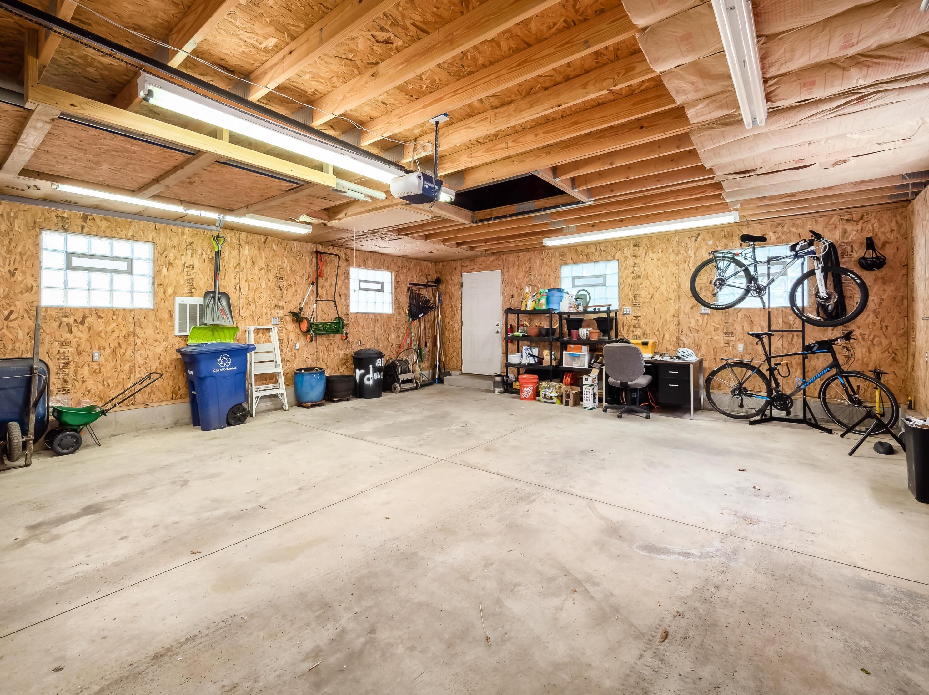 220 Mithoff St, Columbus OH 43206-3506 exterior