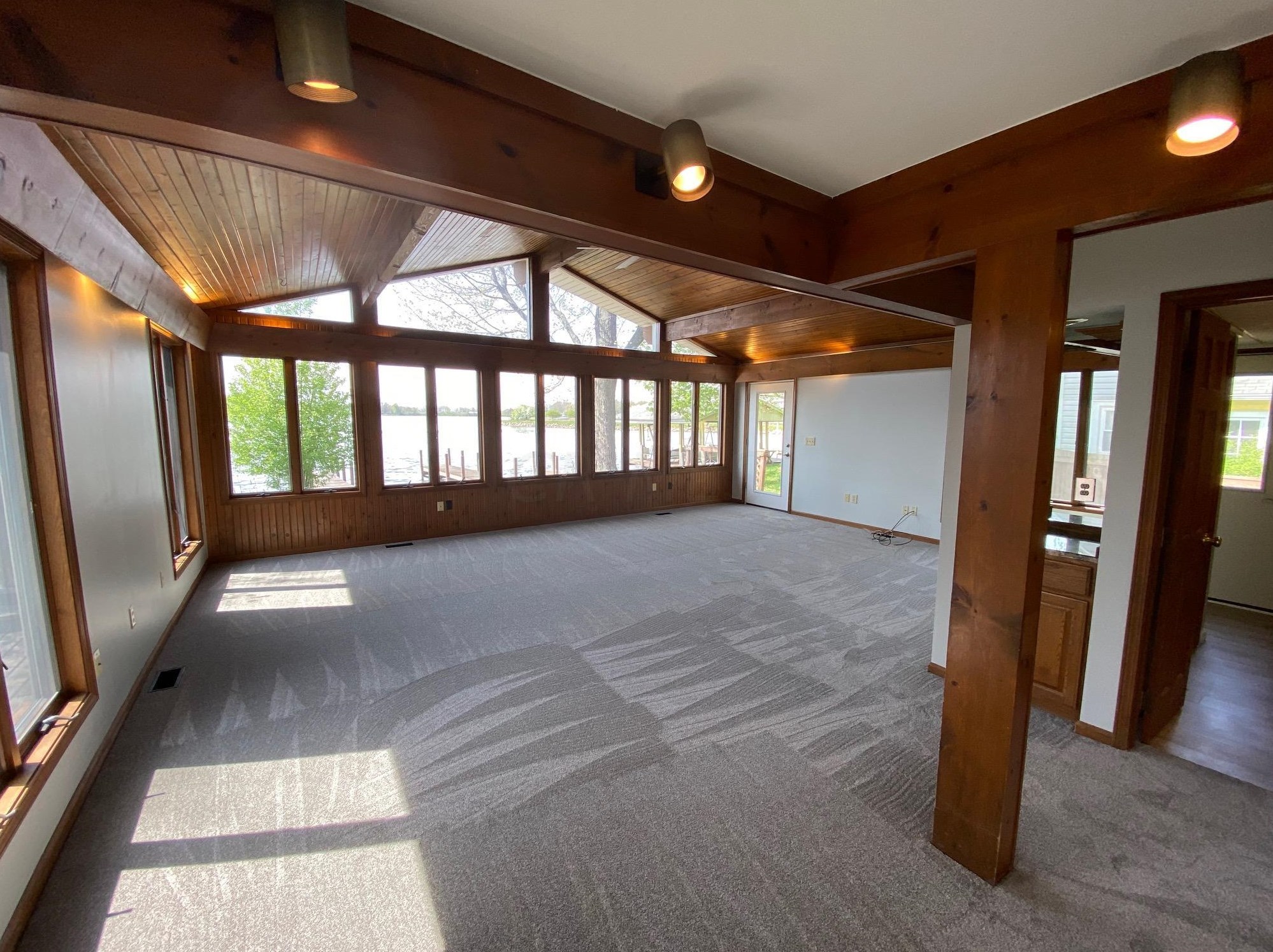 12159 Sunset View Dr, Millersport, OH 43046-9752