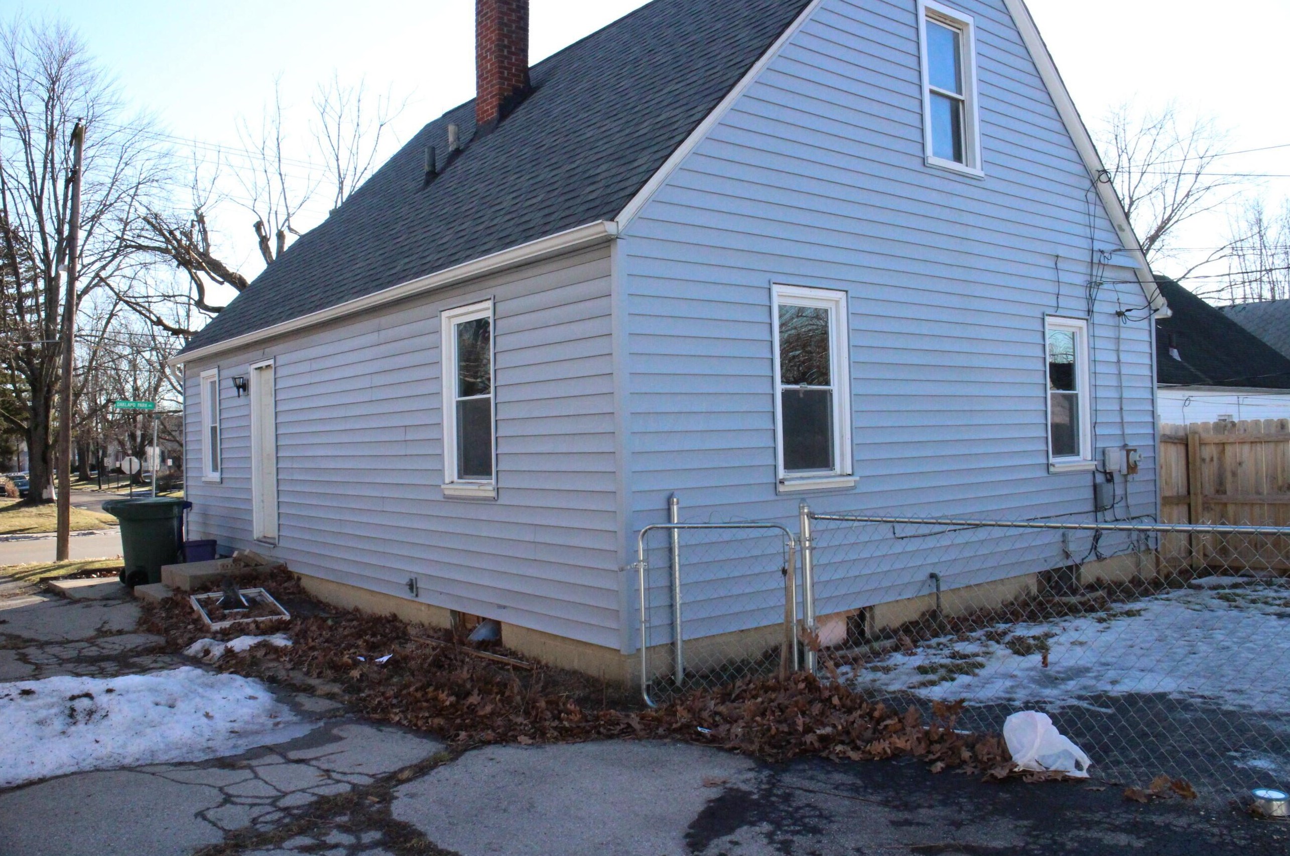 1718 Oakland Park Ave, Columbus, OH 43224-3561