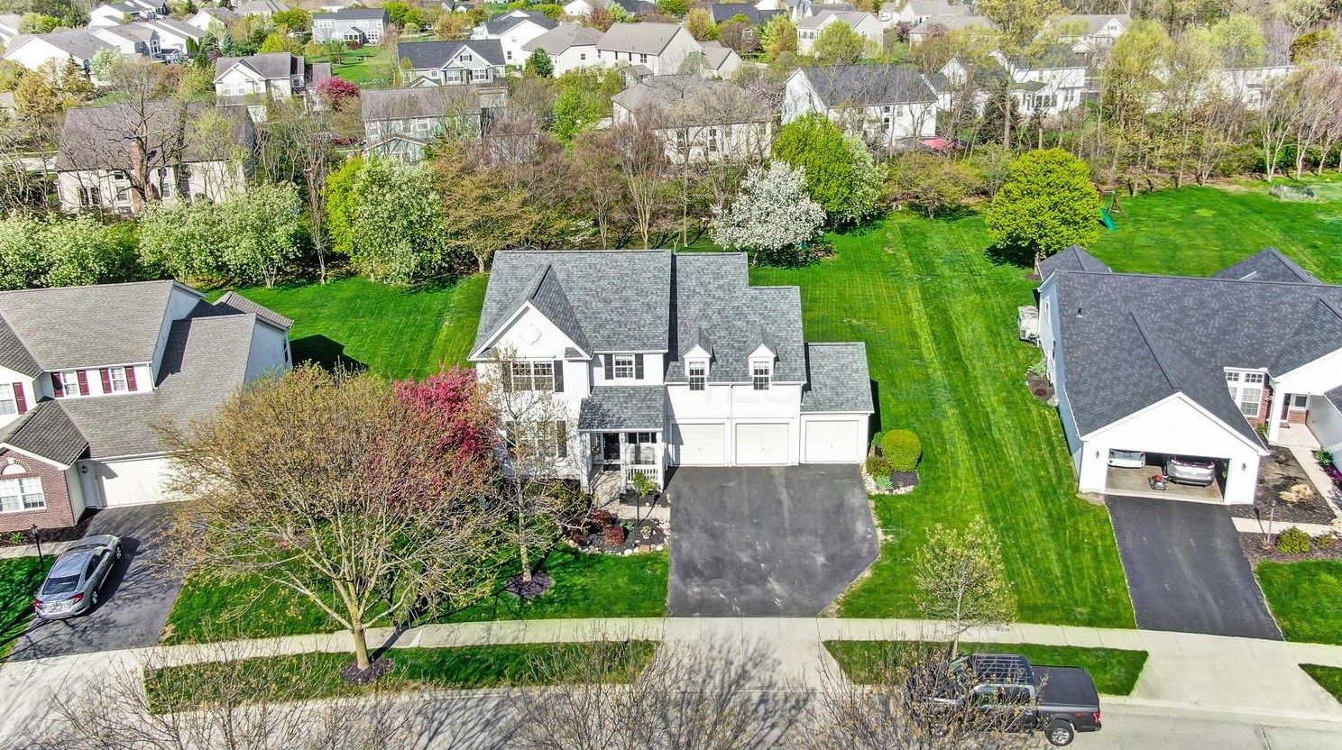 6537 Wyndburne Dr, Dublin, OH 43016-8696