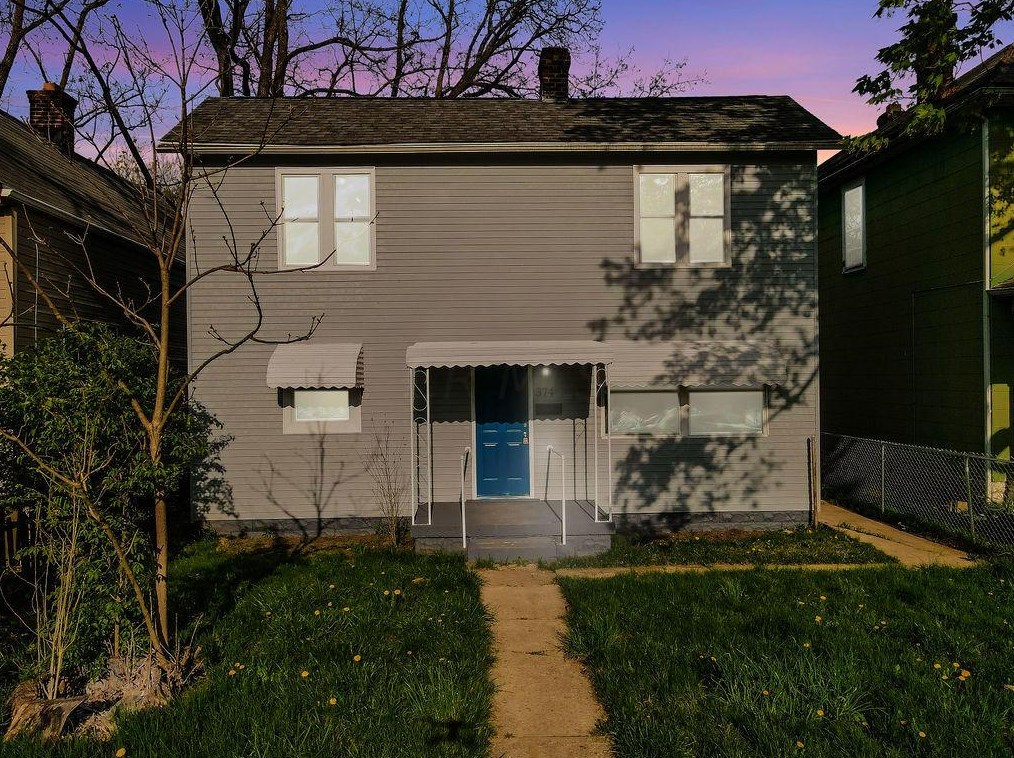 374 Clarendon Ave, Columbus, OH 43223-1049