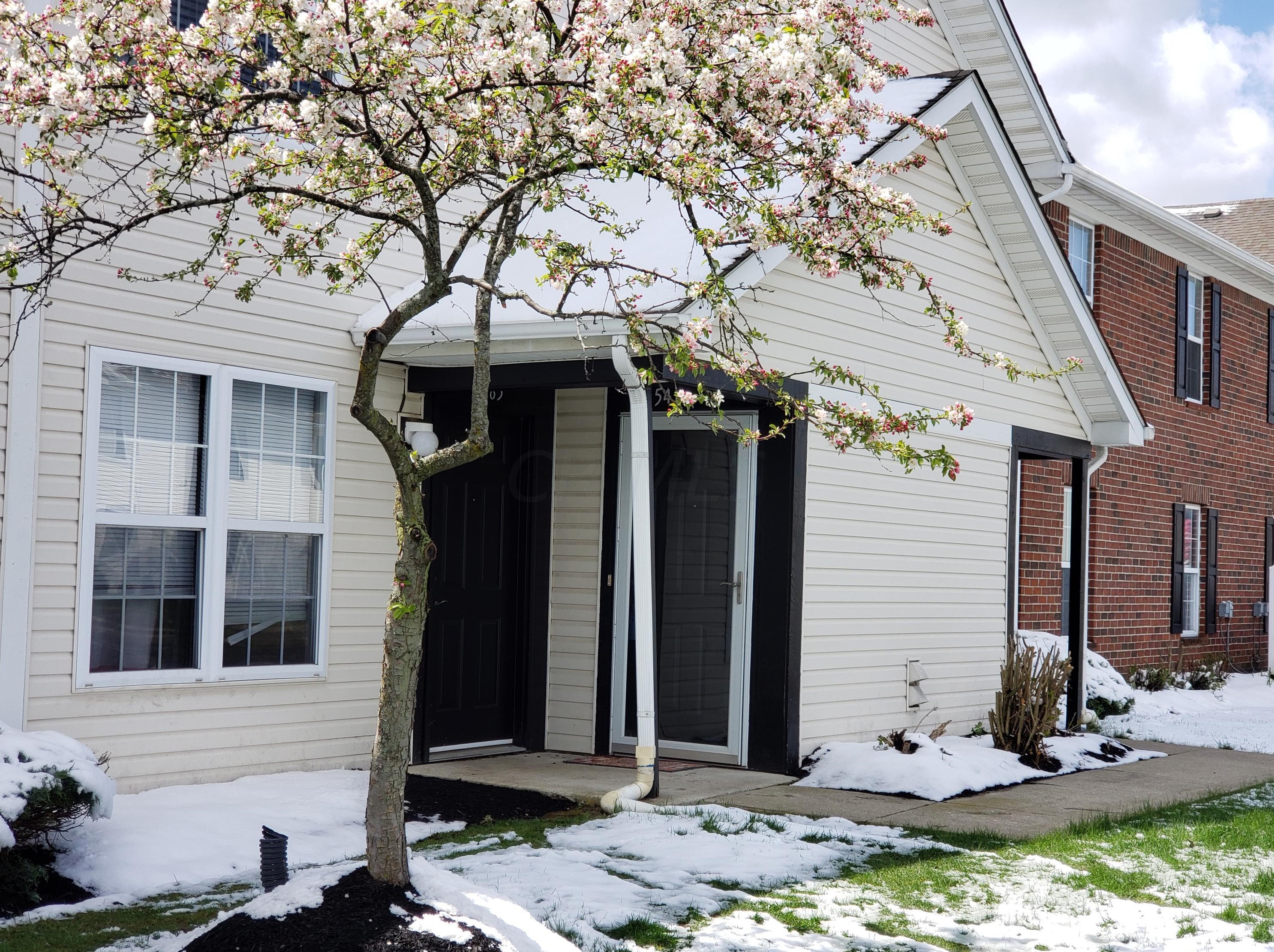 5495 Garden Rdg, Columbus, OH 43228-7223