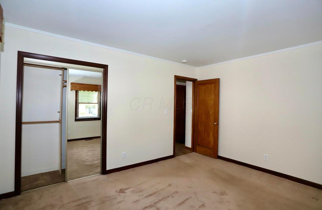 3278 Grasmere Ave, Columbus OH 43224-3307 exterior