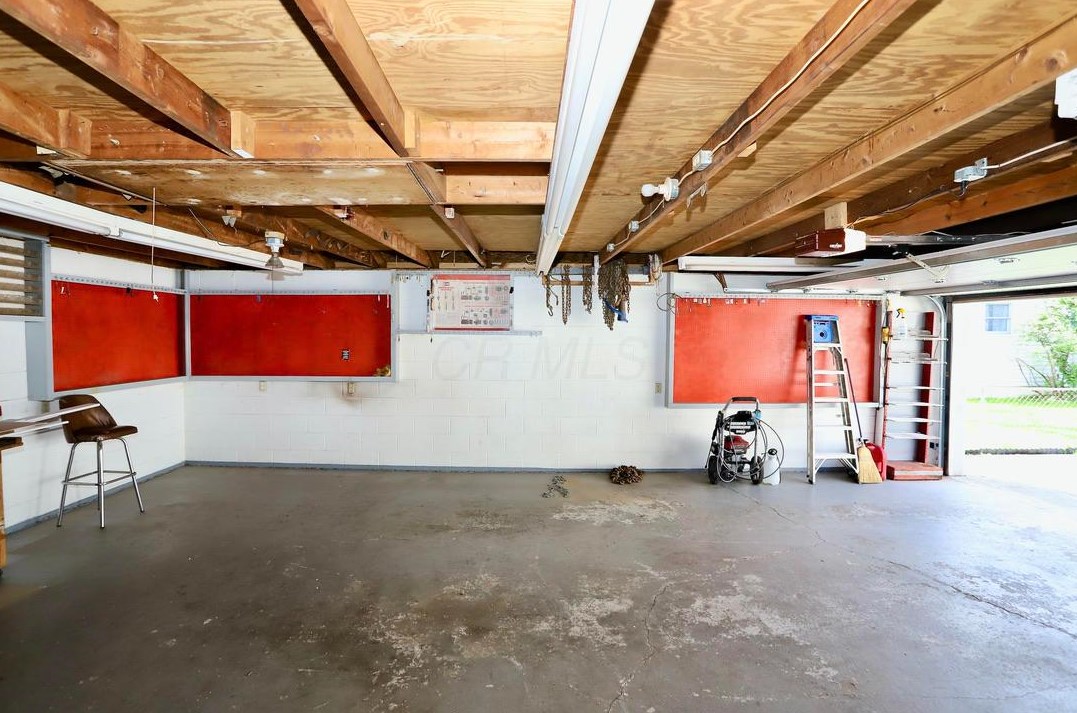 3278 Grasmere Ave, Columbus OH 43224-3307 exterior