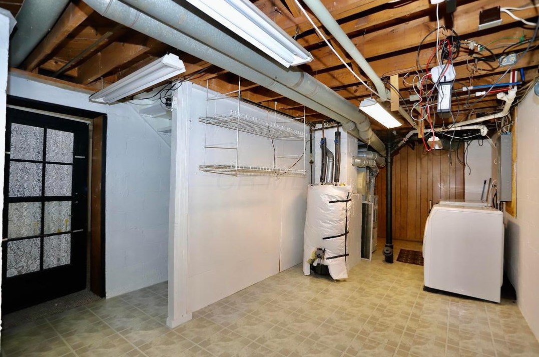 3278 Grasmere Ave, Columbus OH 43224-3307 exterior