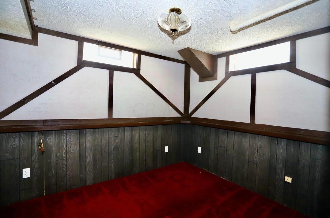 3278 Grasmere Ave, Columbus OH 43224-3307 exterior