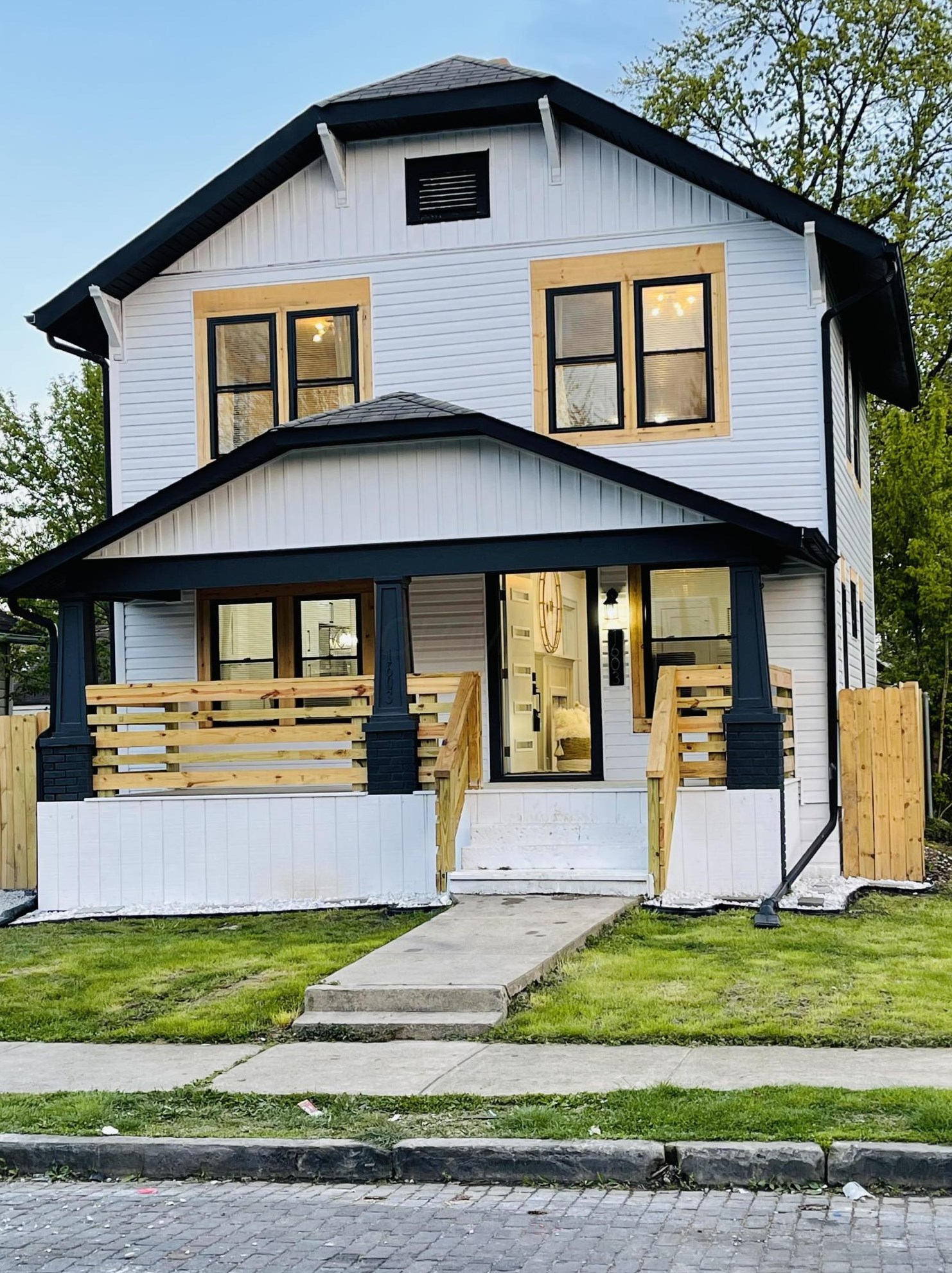 1603 Kenmore Rd, Columbus OH  43211-1625 exterior