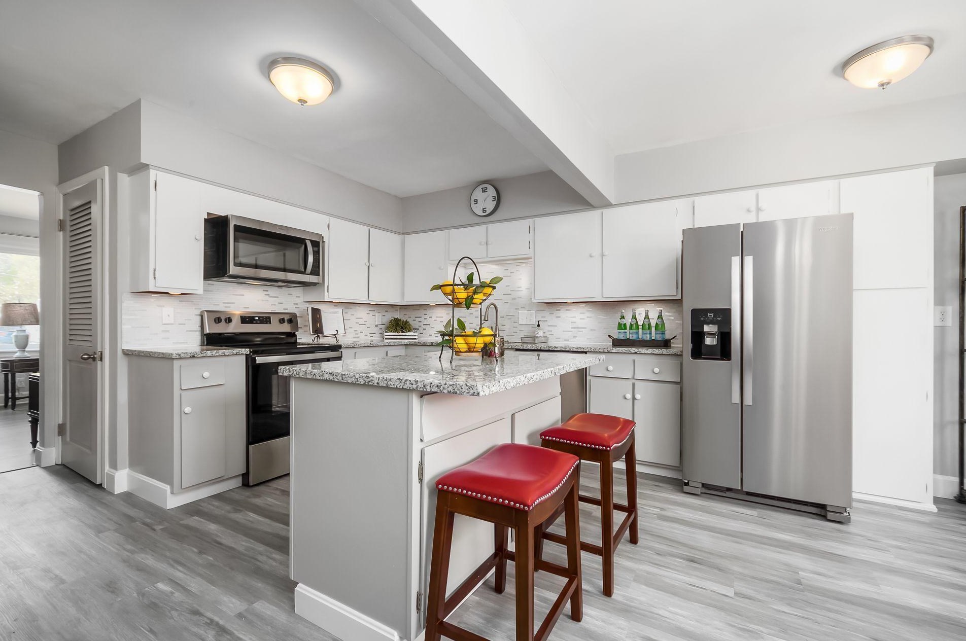 3259 Kenyon Rd, Columbus OH  43221-1809 exterior