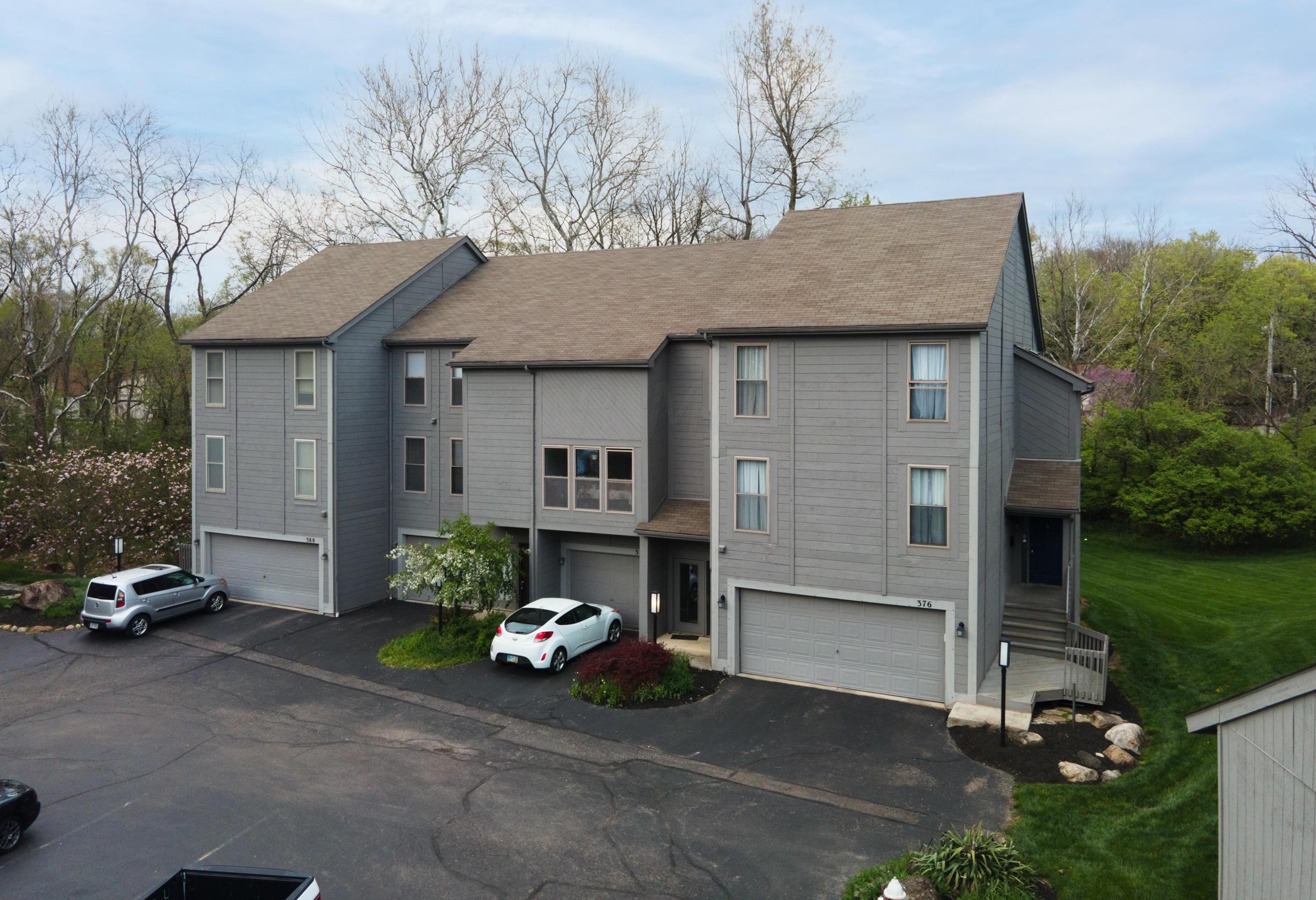 384 Olentangy Forest Dr, Columbus, OH 43214-1459