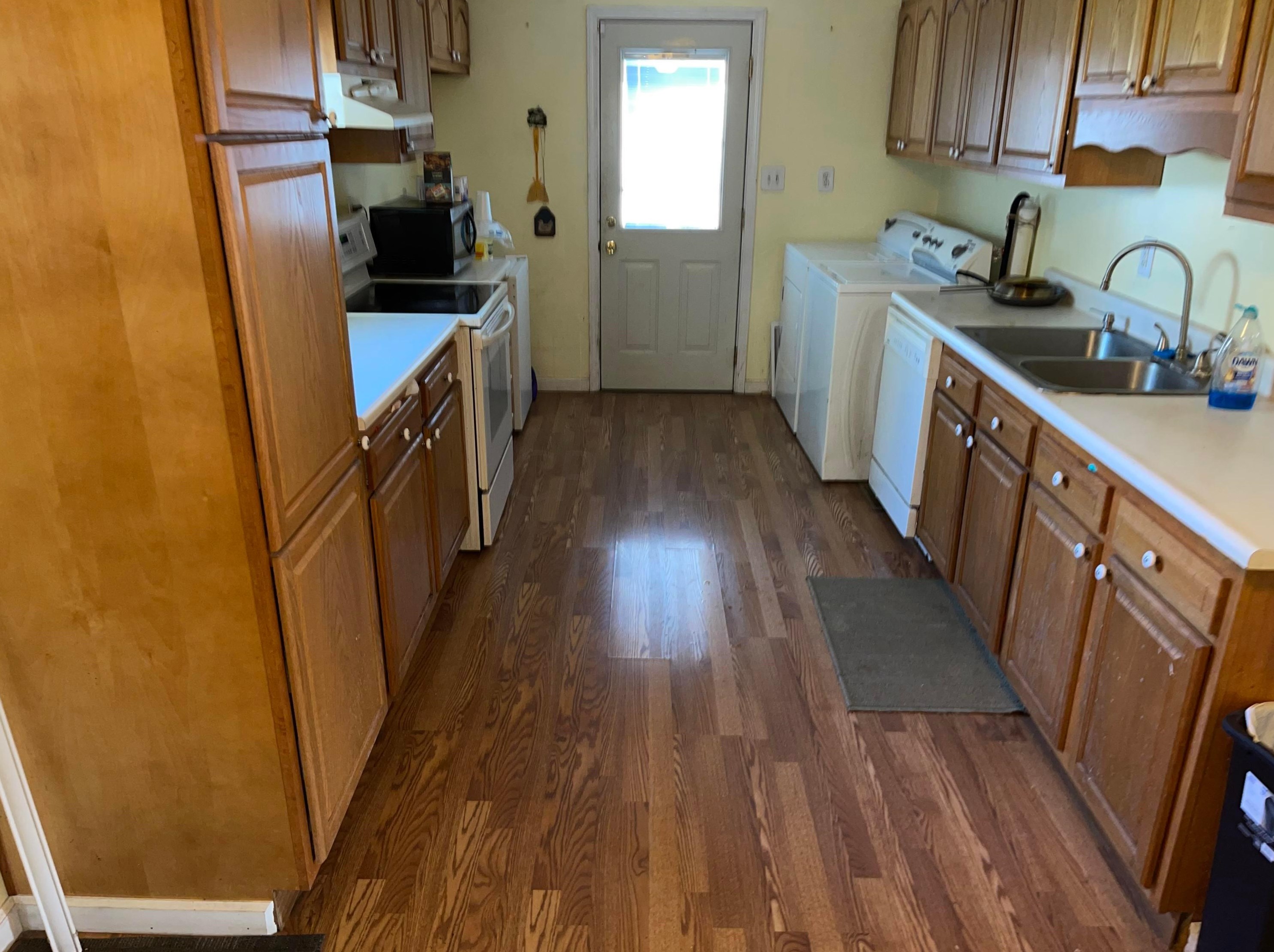 2180 Stelzer Rd, Columbus, OH 43219-3532
