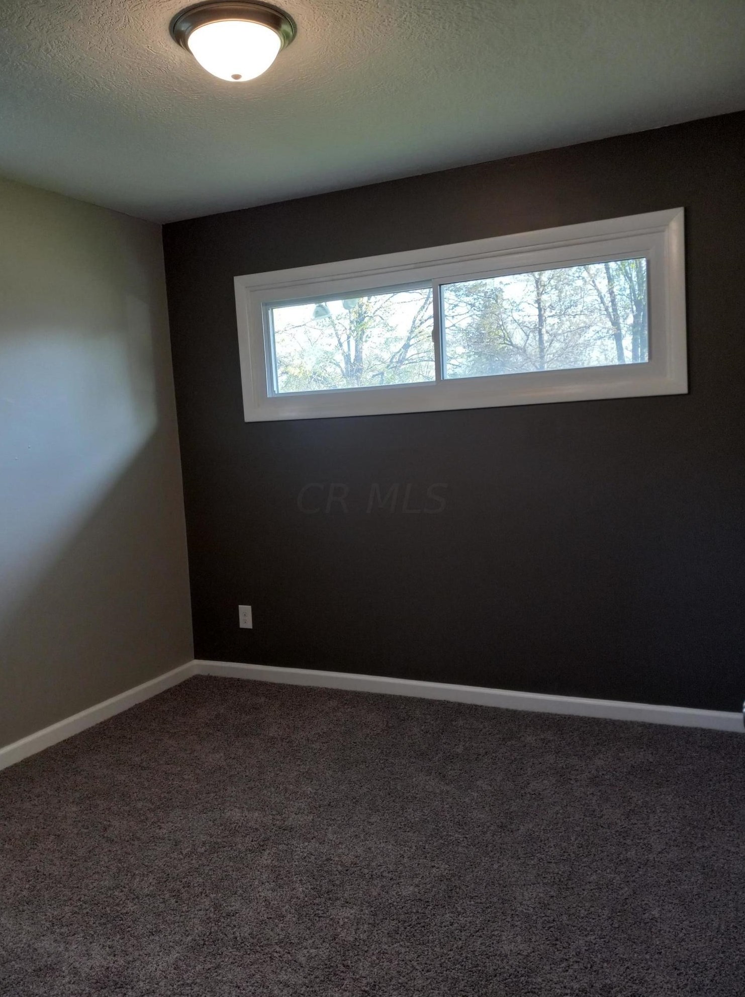 1596 Eastfield Dr, Columbus OH 43223-3713 exterior