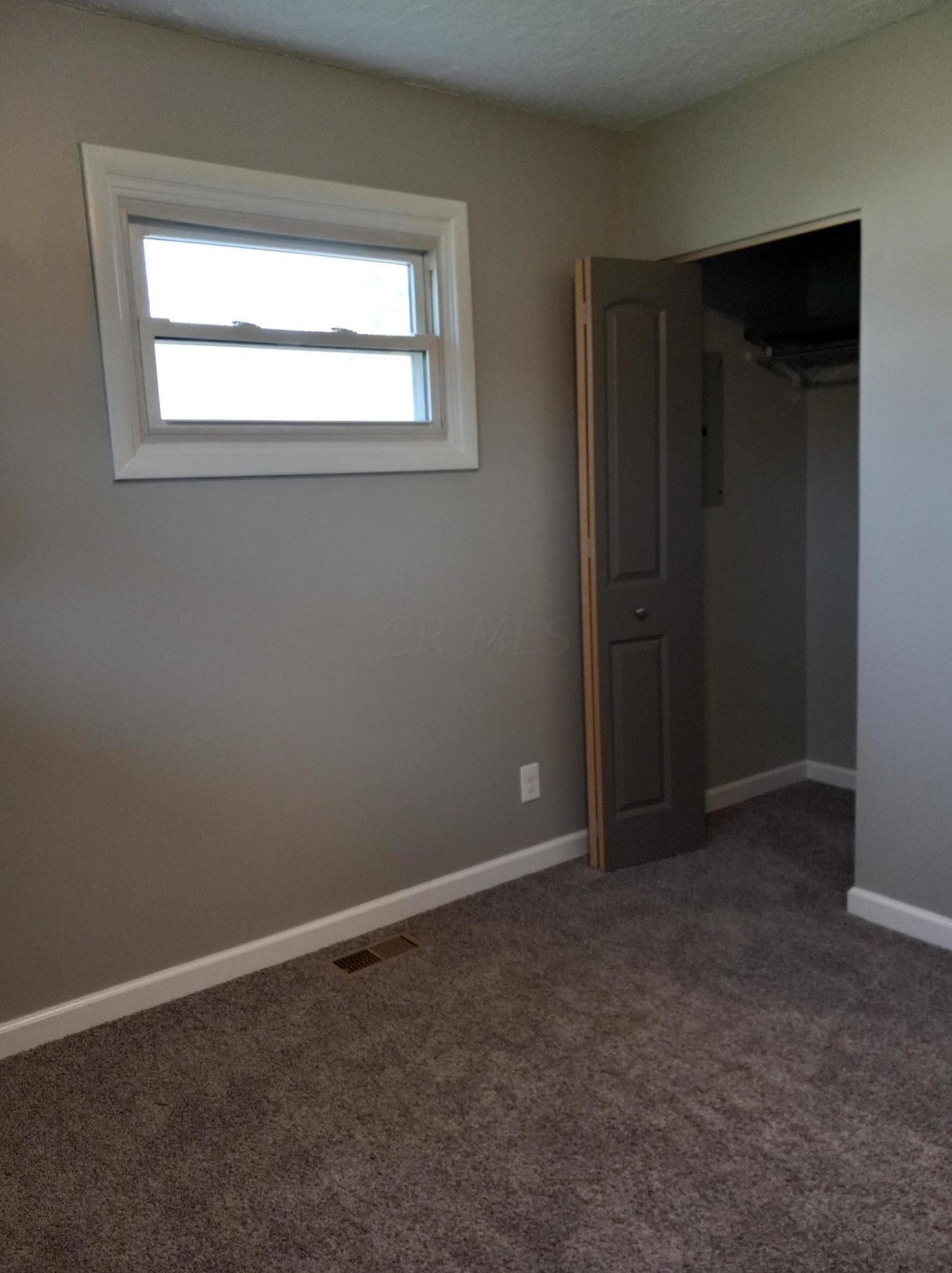 1596 Eastfield Dr, Columbus OH 43223-3713 exterior