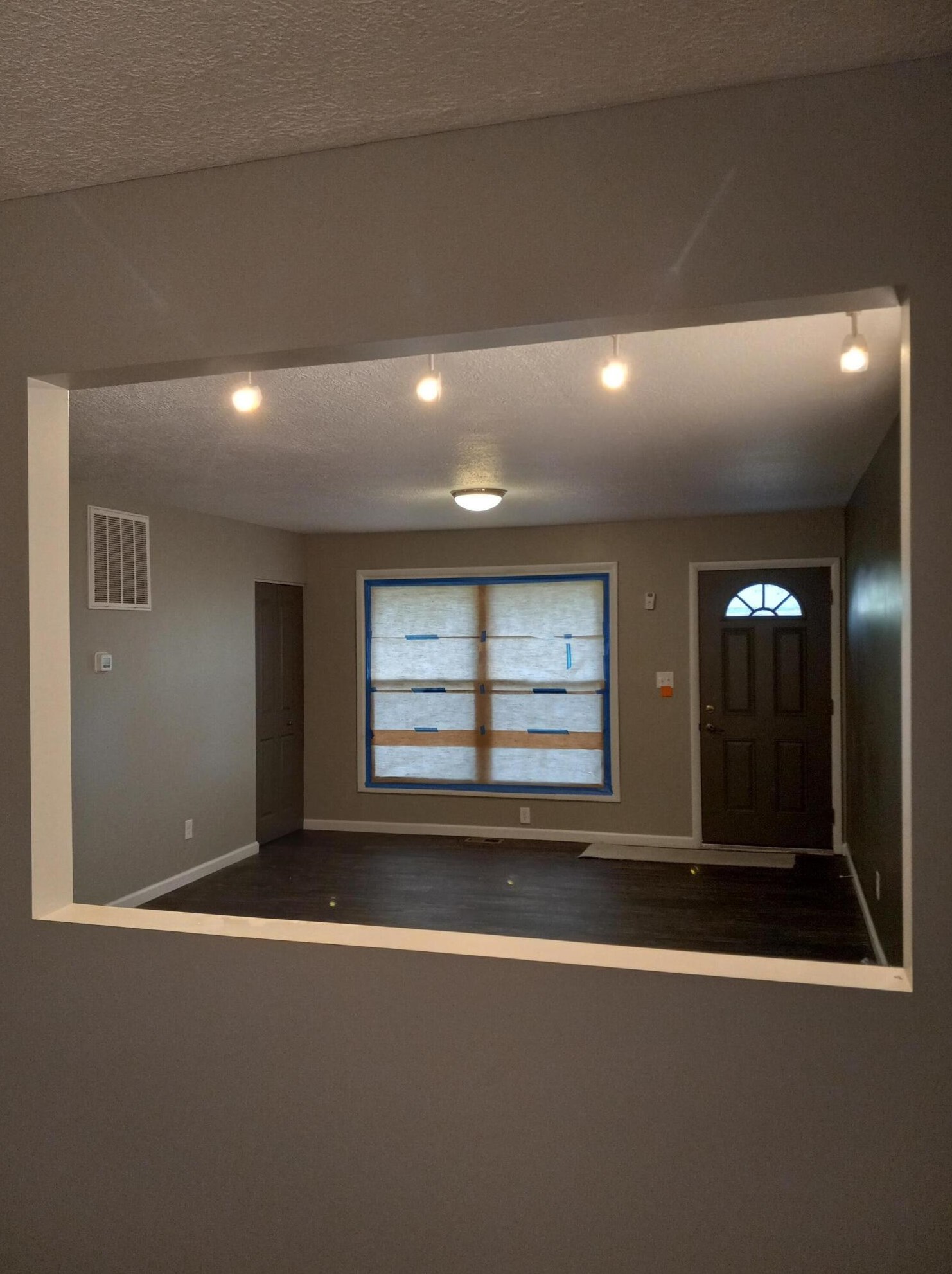 1596 Eastfield Dr, Columbus OH 43223-3713 exterior