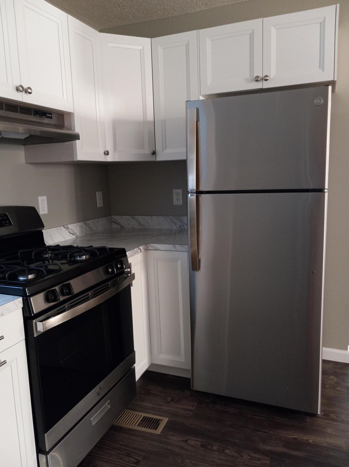 1596 Eastfield Dr, Columbus OH 43223-3713 exterior