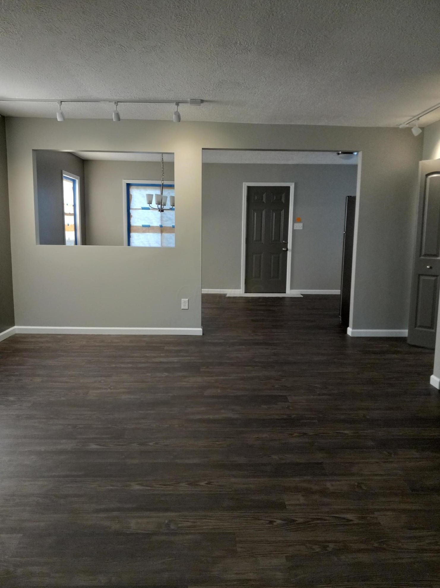 1596 Eastfield Dr, Columbus OH 43223-3713 exterior