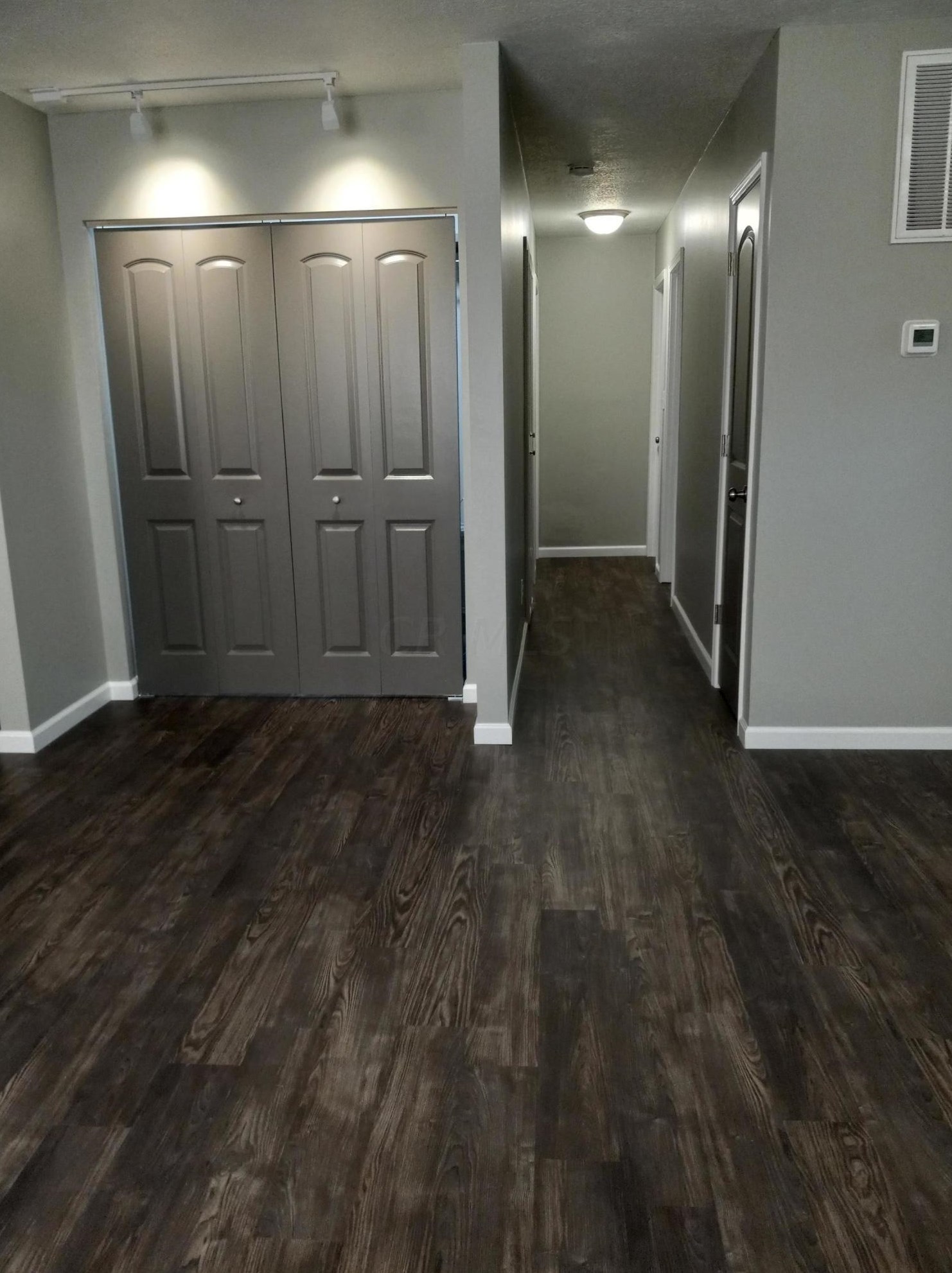 1596 Eastfield Dr, Columbus OH 43223-3713 exterior