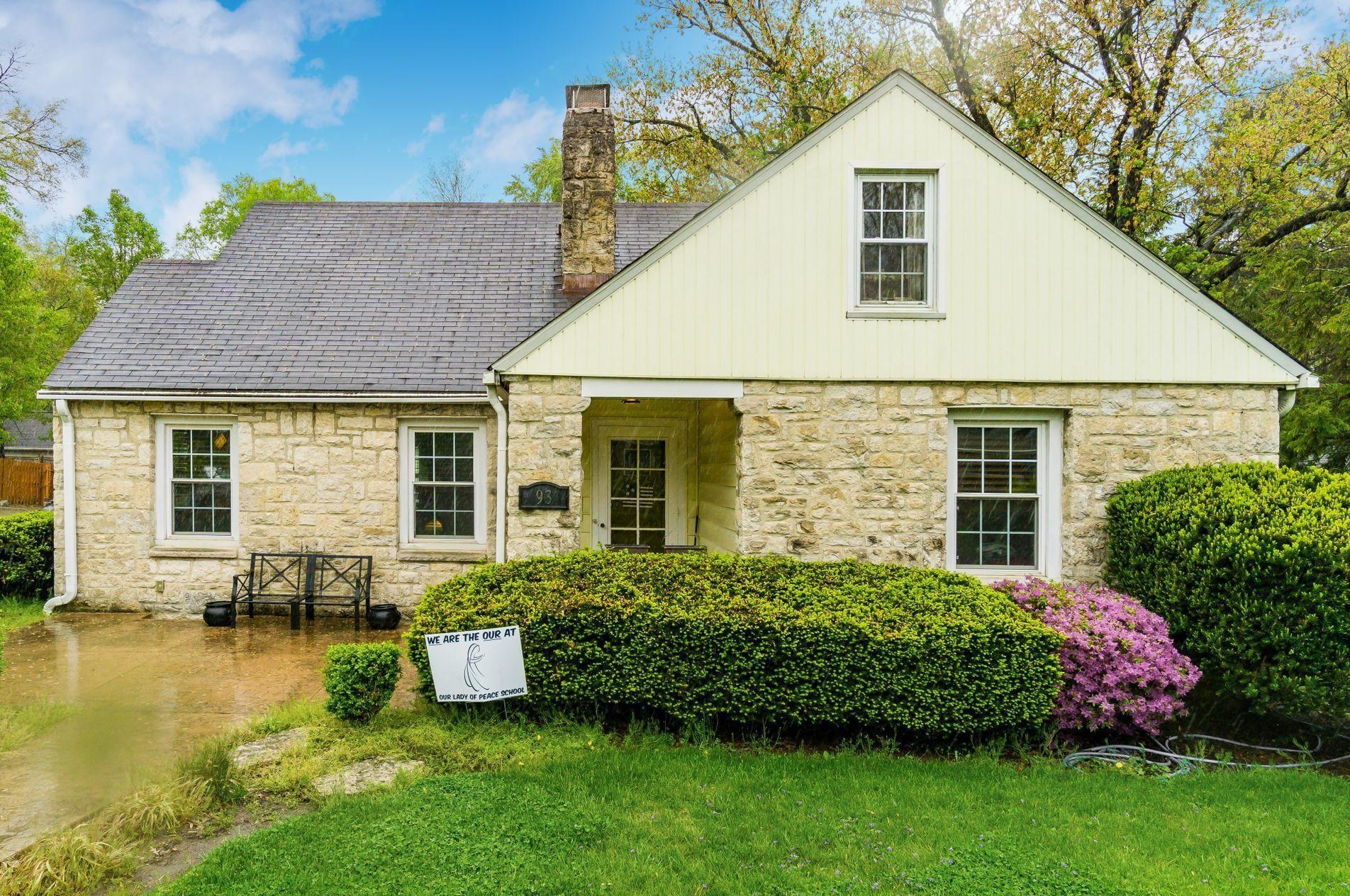 93 Henderson Rd, Columbus, OH 43214-2716