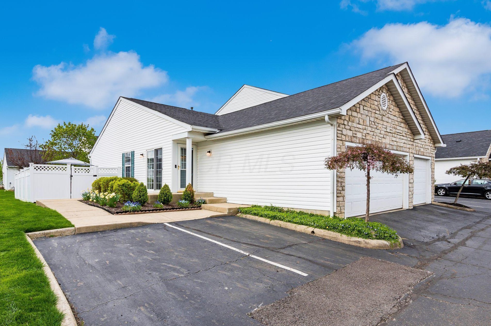6691 Hamler Dr, Cnl Wnchstr, OH 43110-8481