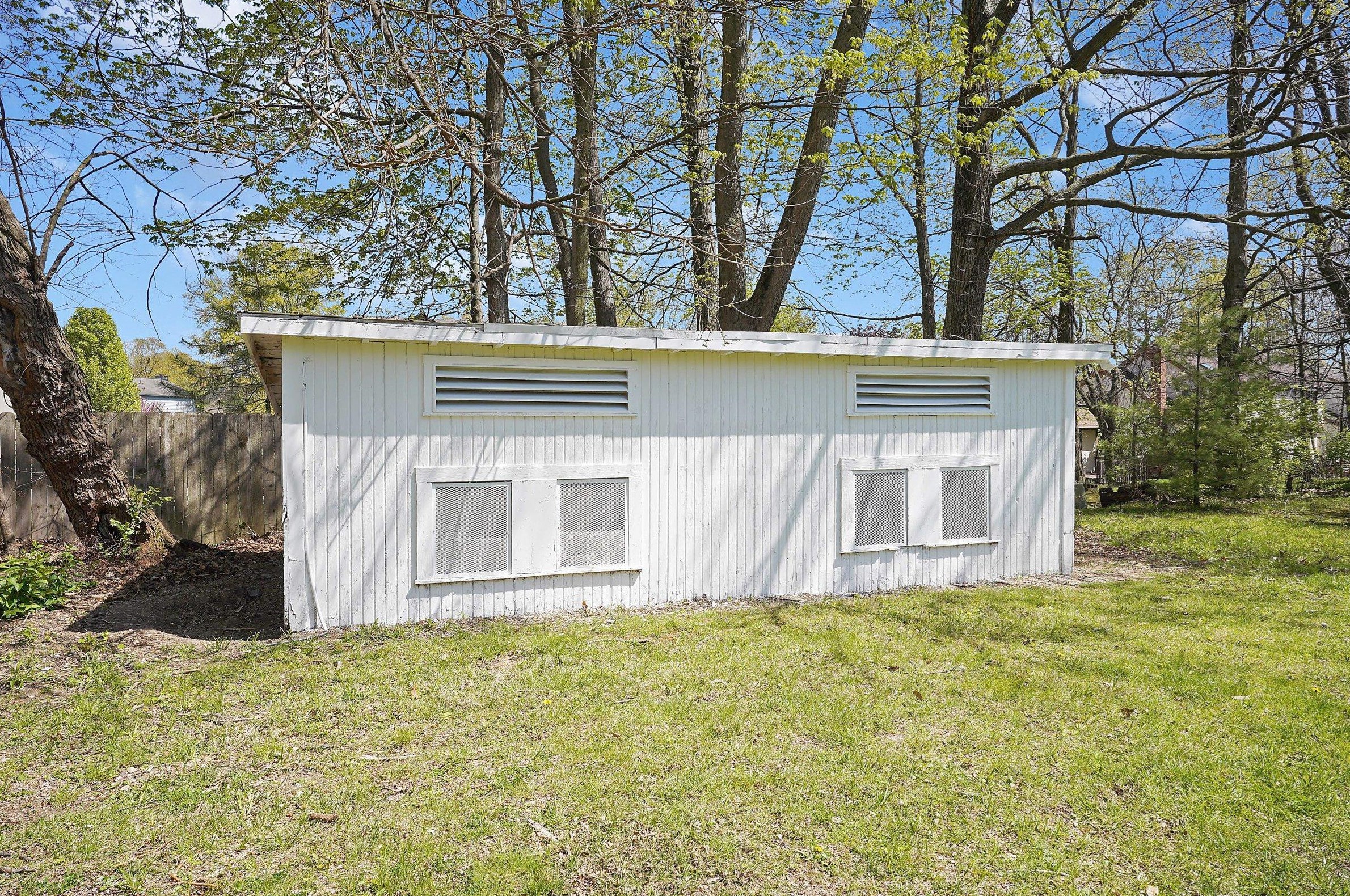 4520 Johnstown Rd, Columbus OH  43230-1821 exterior