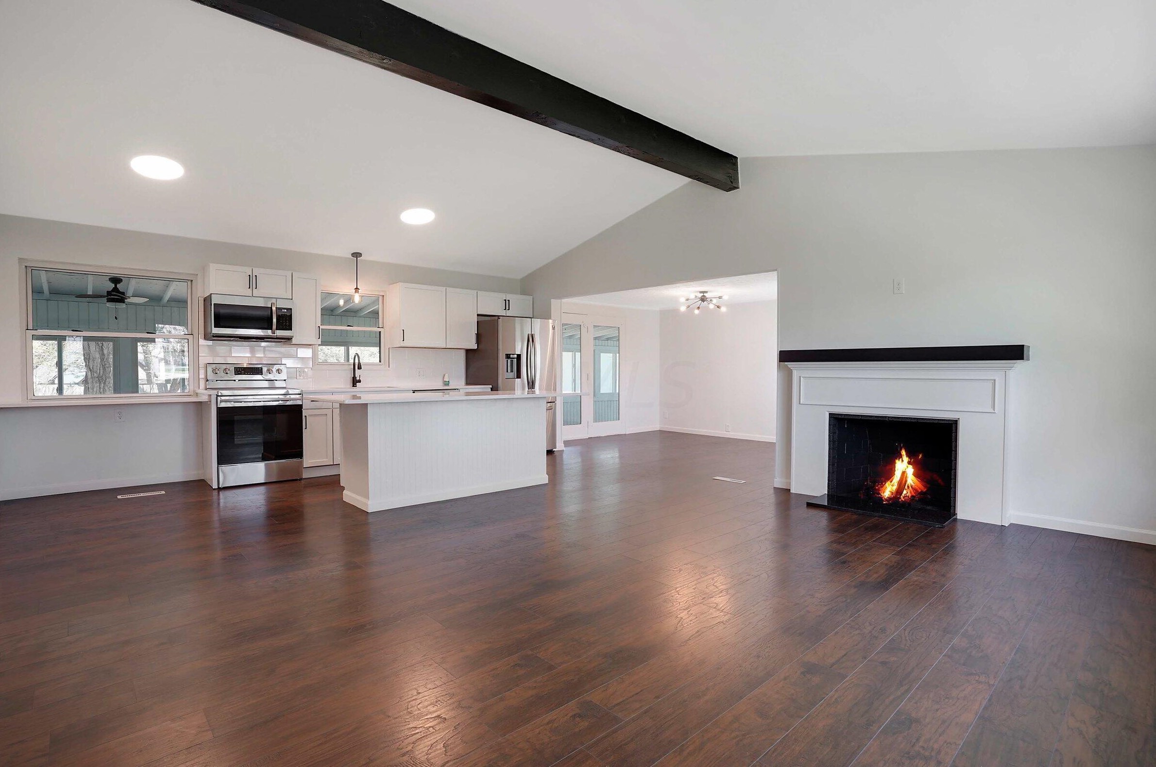 4520 Johnstown Rd, Columbus OH  43230-1821 exterior