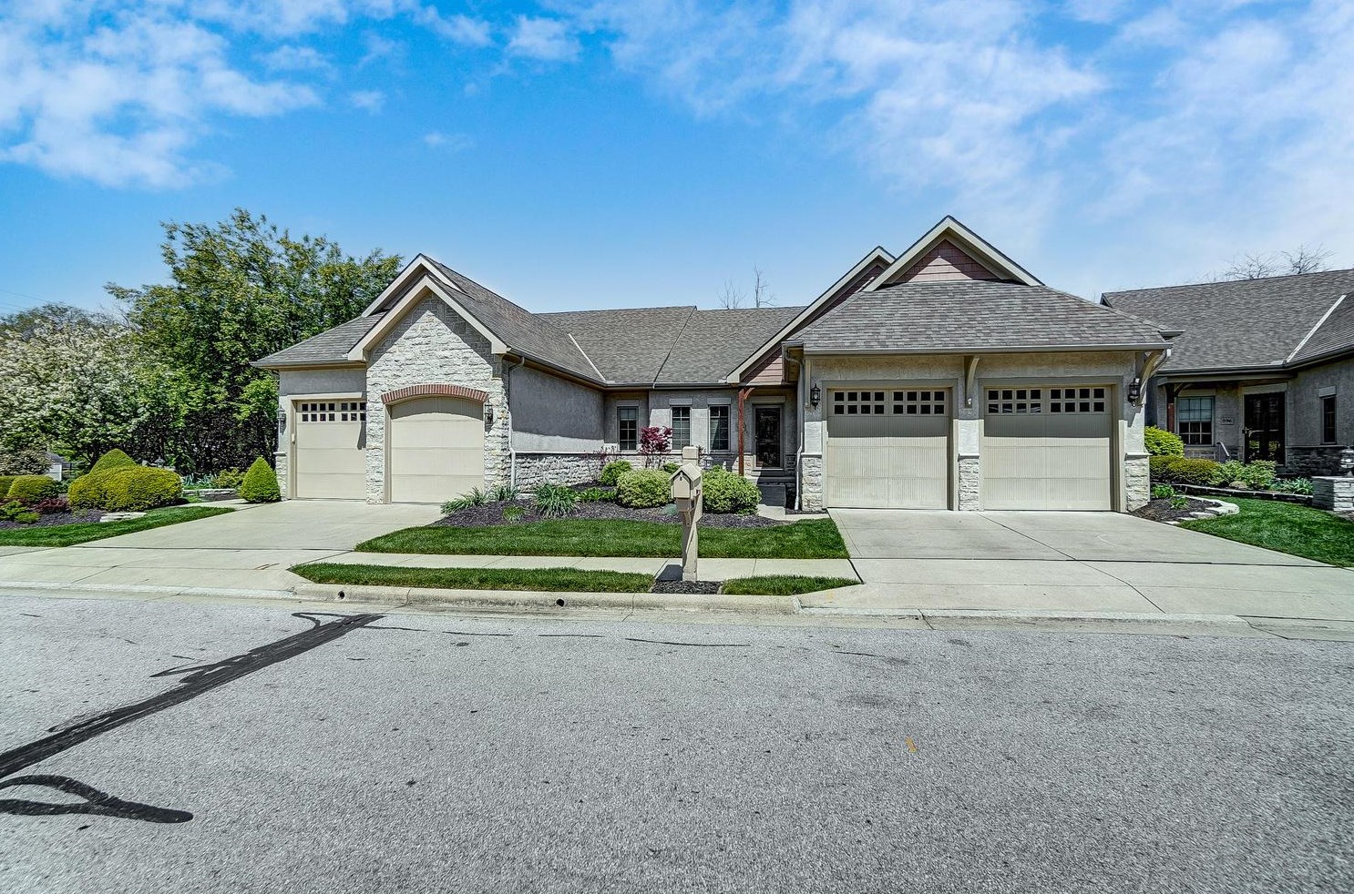 904 Mendes Ct, Columbus, OH 43235-3506