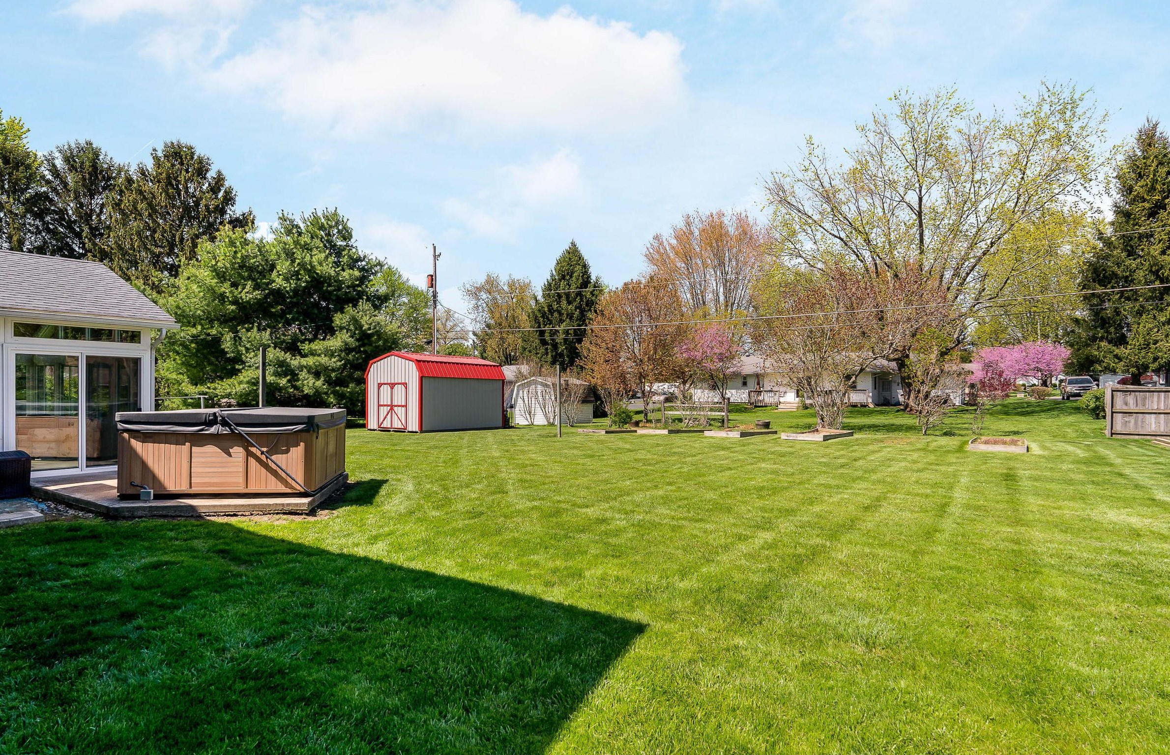 142 Blacks Rd, Pataskala, OH 43062