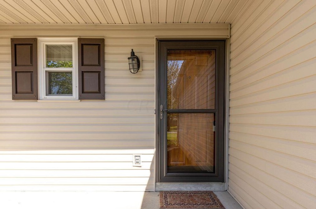 138 Cavalcade Ln Sw, Pataskala, OH 43062